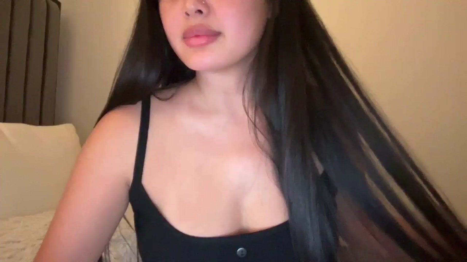 Gallery image thumbnail from MsAkira's myfreecams stream on, 11/14/2024, 19:56 image 19 of 20