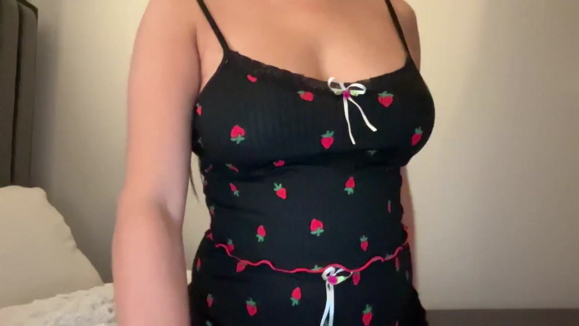 Gallery image thumbnail from MsAkira's myfreecams stream on, 11/22/2024, 17:58 image 9 of 20