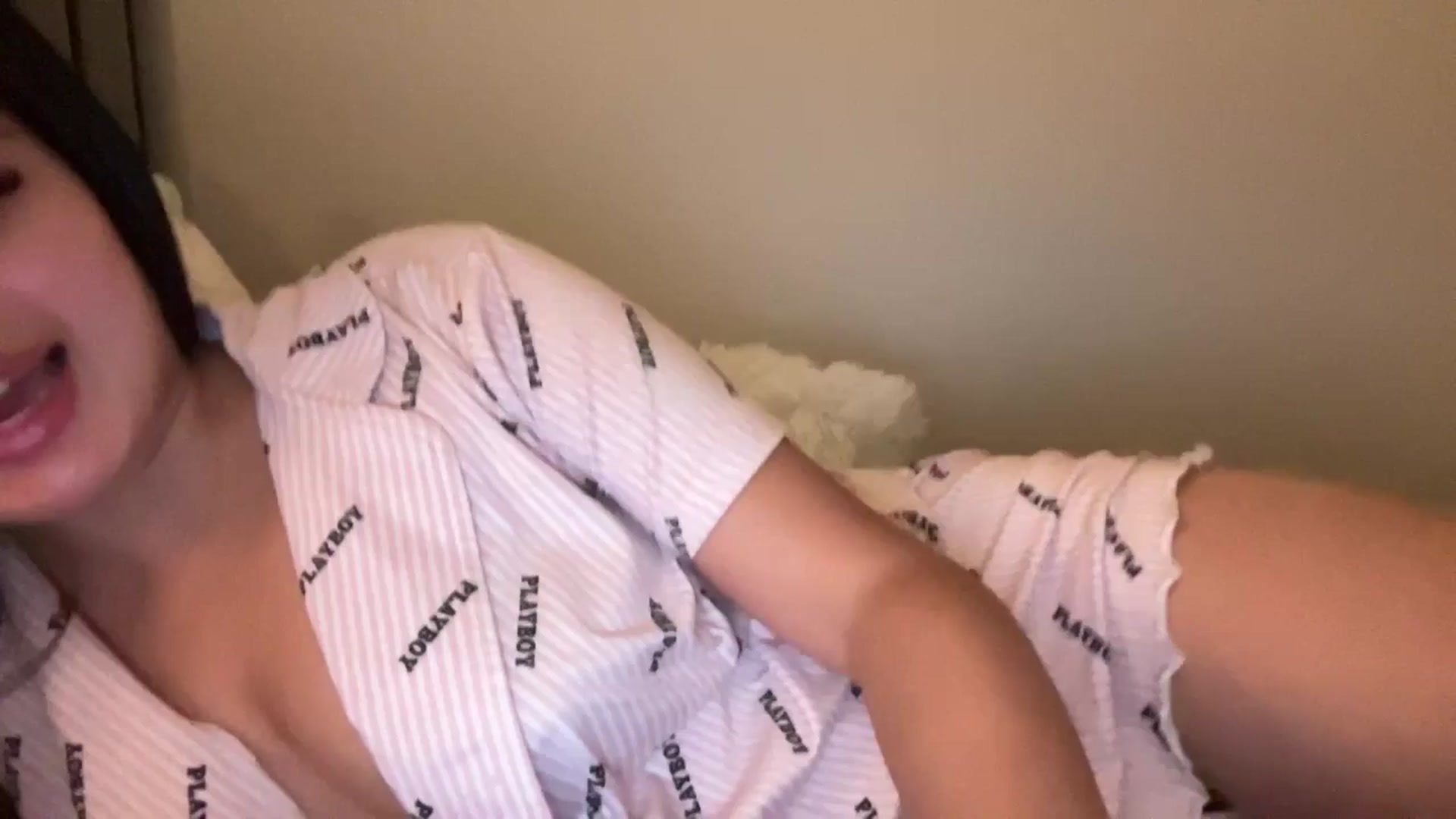 Gallery image thumbnail from MsAkira's myfreecams stream on, 11/25/2024, 21:41 image 4 of 20