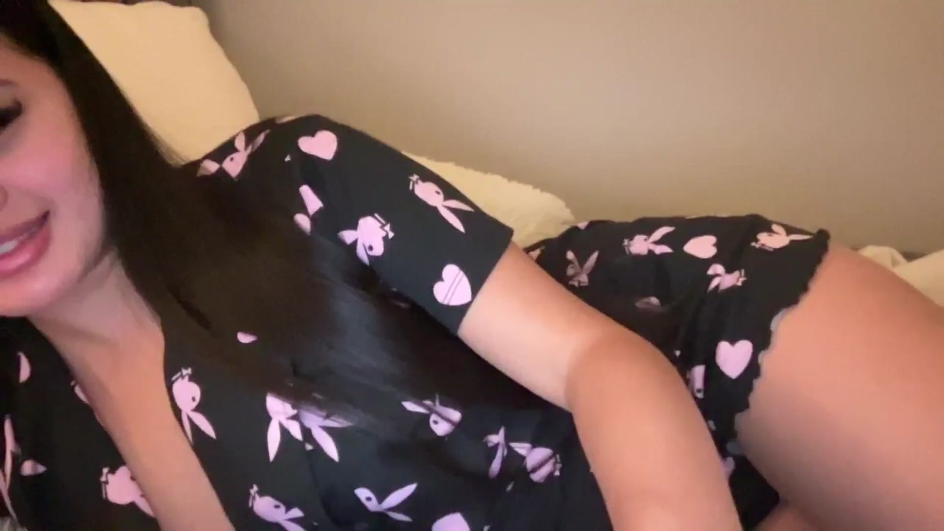 Gallery image thumbnail from MsAkira's myfreecams stream on, 12/05/2024, 03:32 image 4 of 20