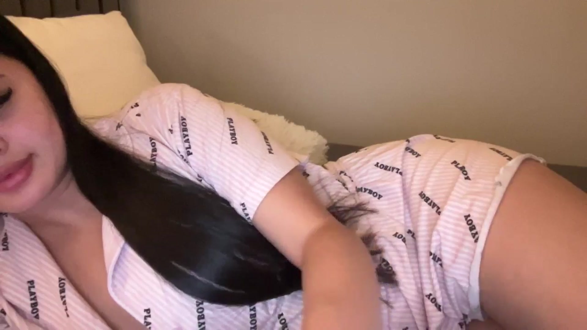 Gallery image thumbnail from MsAkira's myfreecams stream on, 12/08/2024, 06:59 image 13 of 20