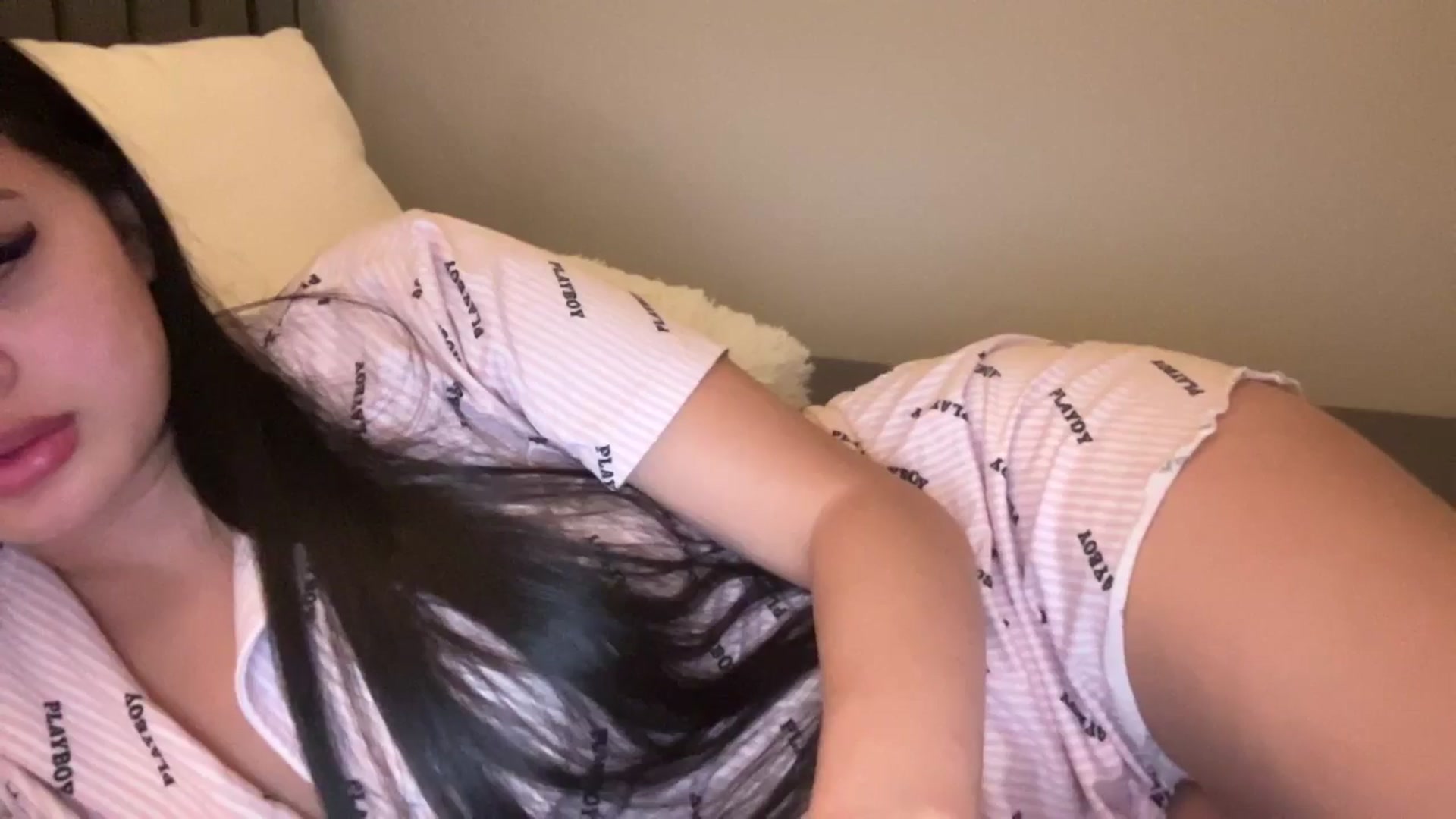 Gallery image thumbnail from MsAkira's myfreecams stream on, 12/08/2024, 06:59 image 18 of 20