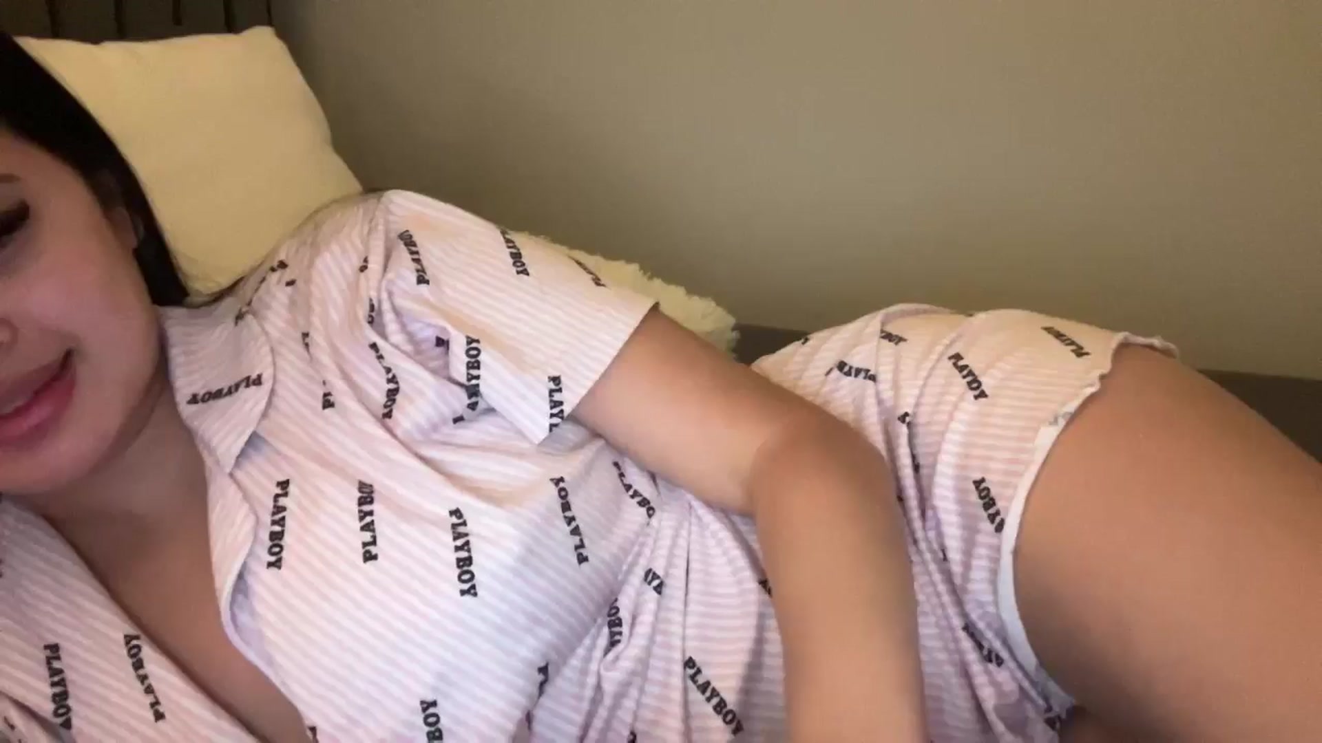 Gallery image thumbnail from MsAkira's myfreecams stream on, 12/08/2024, 06:59 image 19 of 20