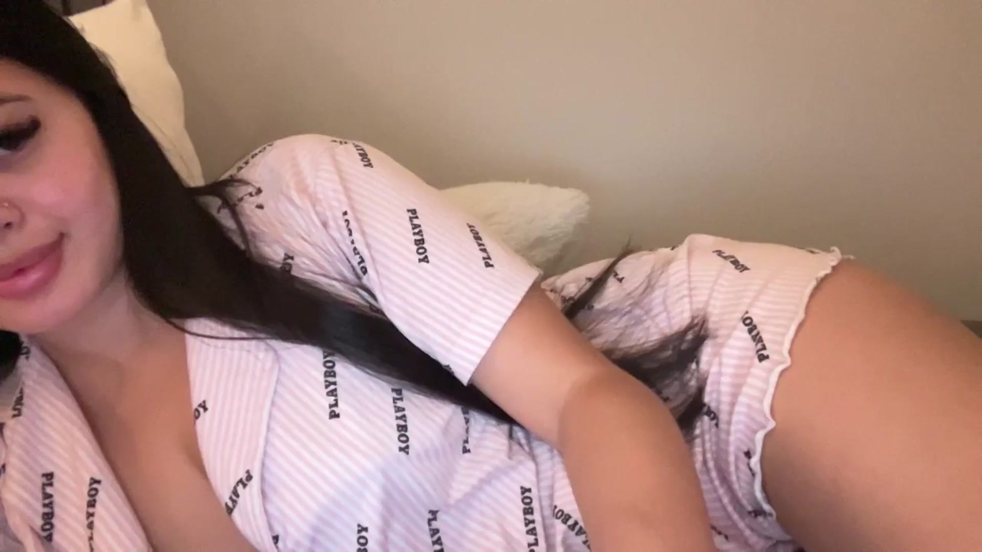 Gallery image thumbnail from MsAkira's myfreecams stream on, 12/08/2024, 18:08 image 14 of 20