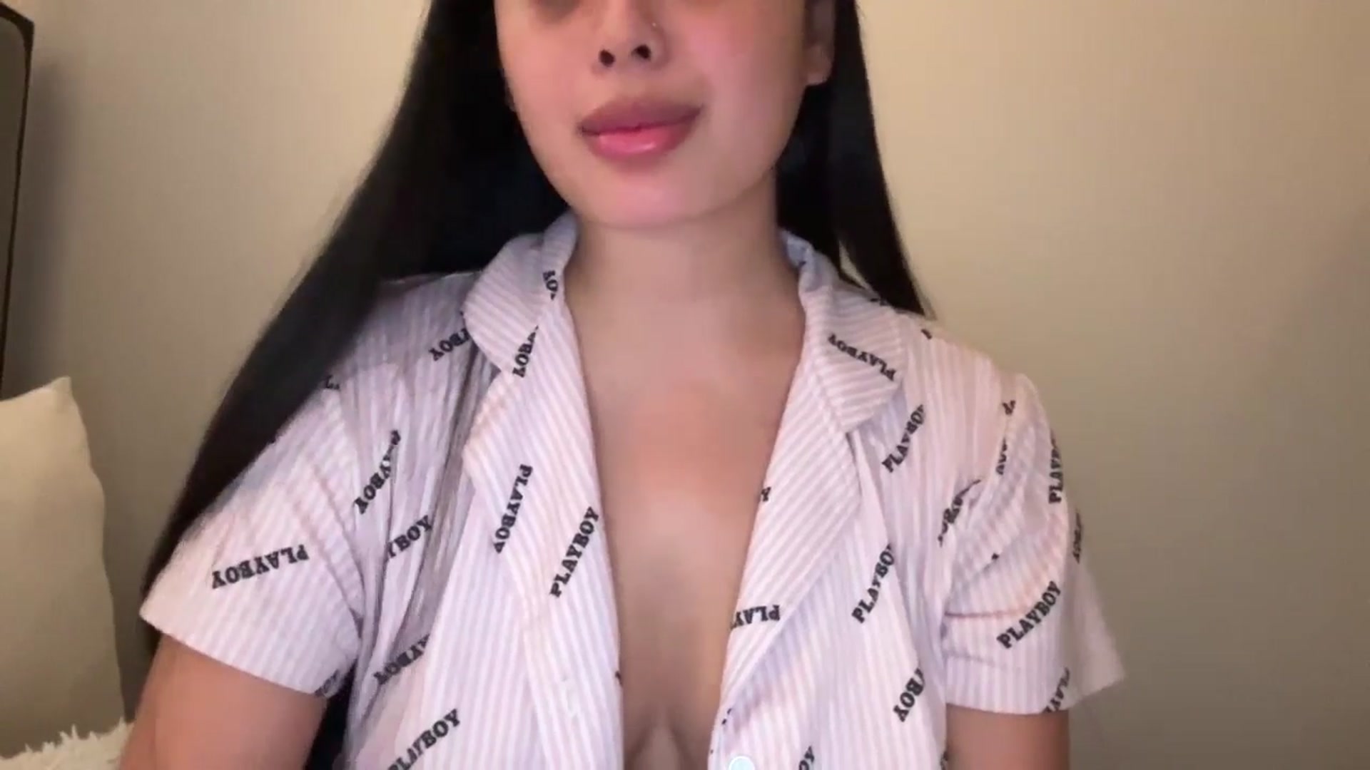 Gallery image thumbnail from MsAkira's myfreecams stream on, 12/08/2024, 19:12 image 12 of 20