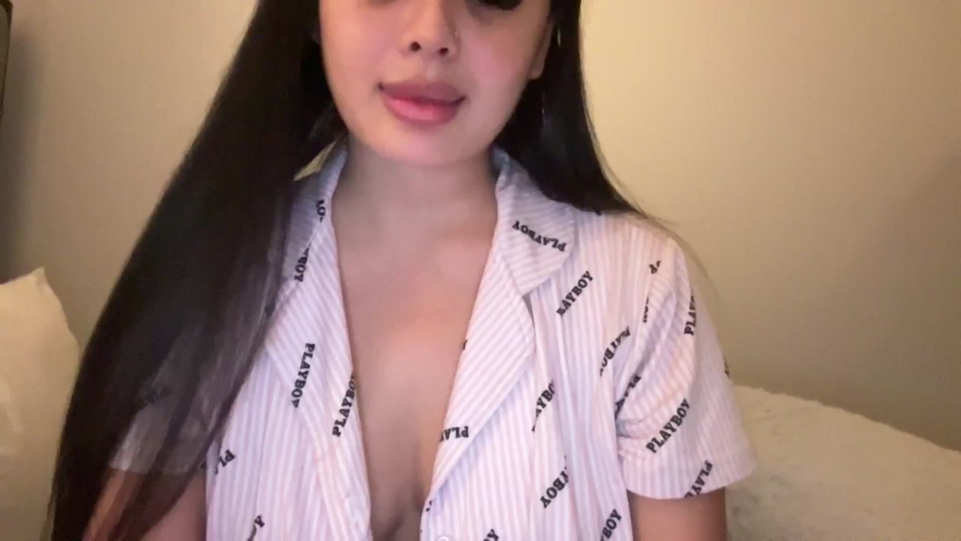 Gallery image thumbnail from MsAkira's myfreecams stream on, 12/08/2024, 20:46 image 5 of 20