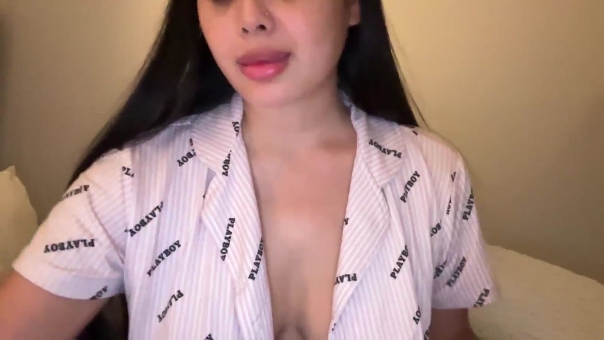 Gallery image thumbnail from MsAkira's myfreecams stream on, 12/08/2024, 20:46 image 10 of 20