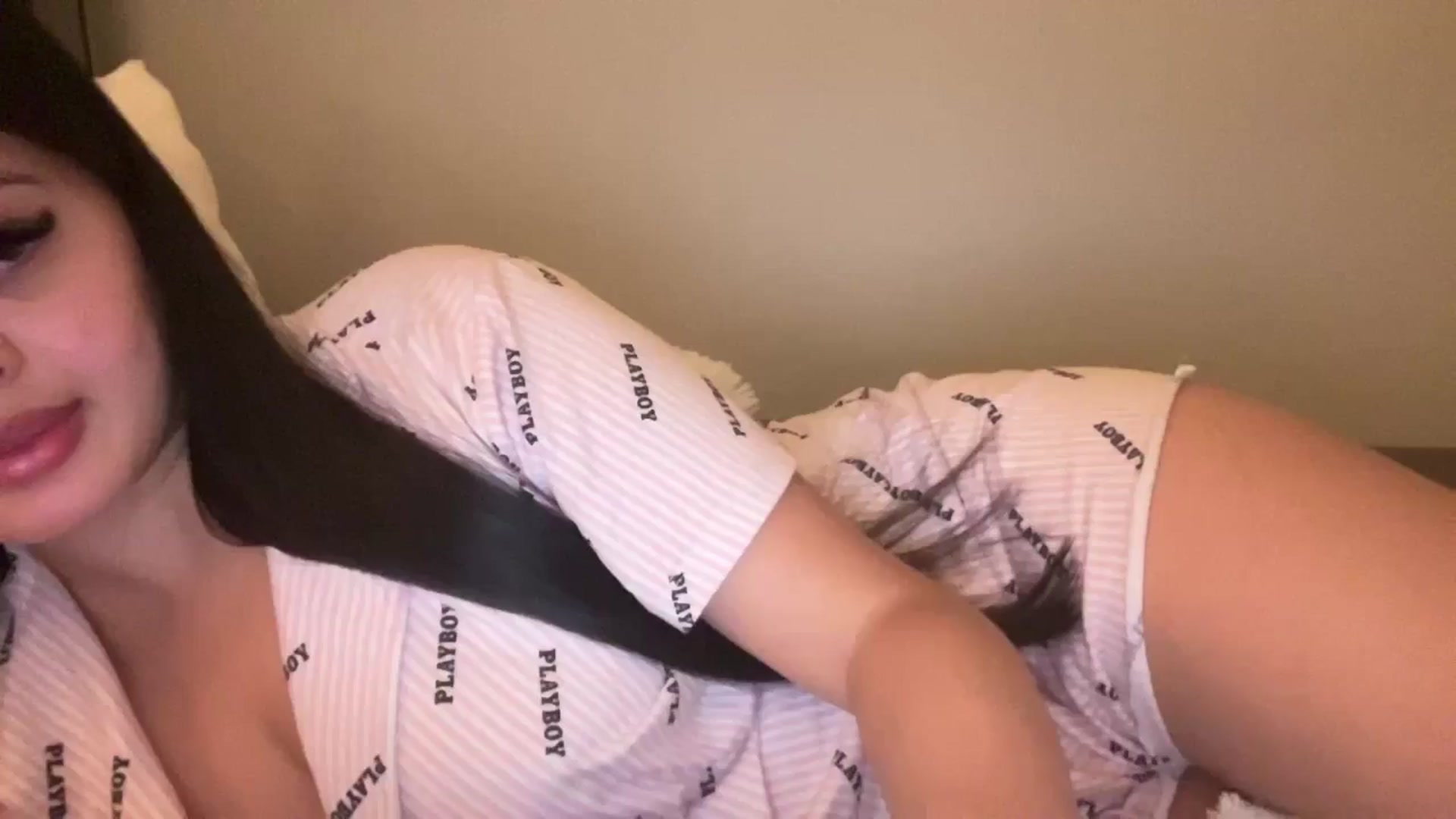 Gallery image thumbnail from MsAkira's myfreecams stream on, 12/09/2024, 05:24 image 17 of 20