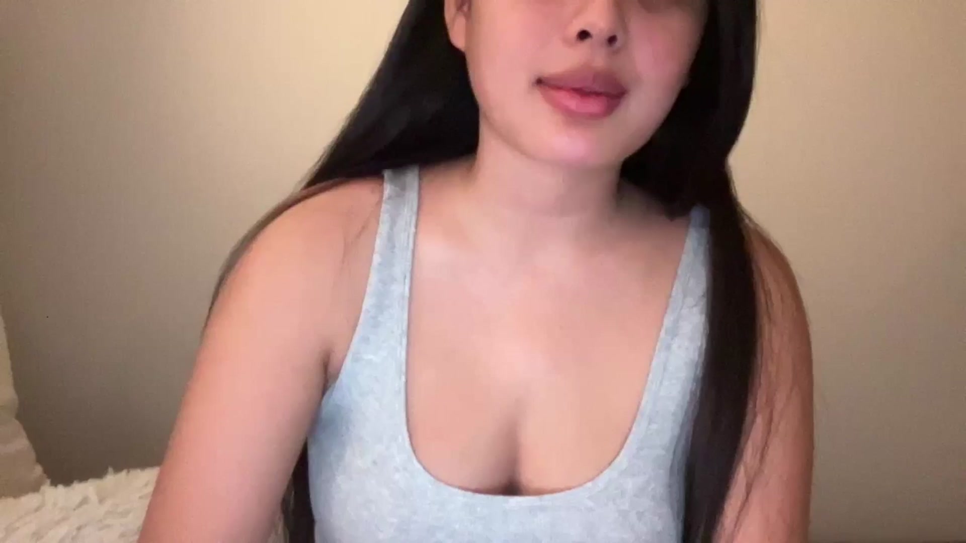 Gallery image thumbnail from MsAkira's myfreecams stream on, 12/10/2024, 17:00 image 6 of 20