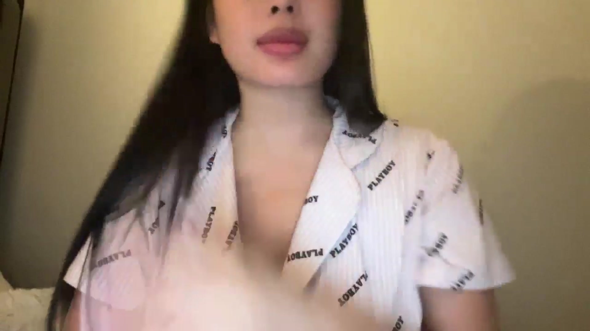 Gallery image thumbnail from MsAkira's myfreecams stream on, 12/18/2024, 04:54 image 2 of 20