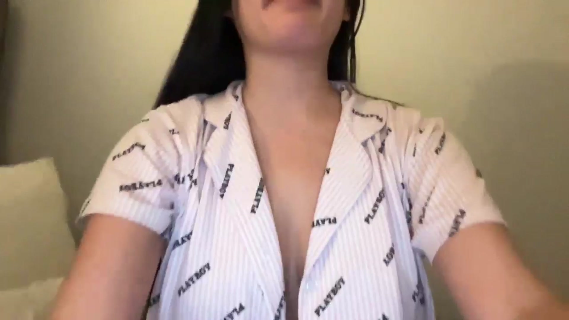 Gallery image thumbnail from MsAkira's myfreecams stream on, 12/18/2024, 18:59 image 4 of 20