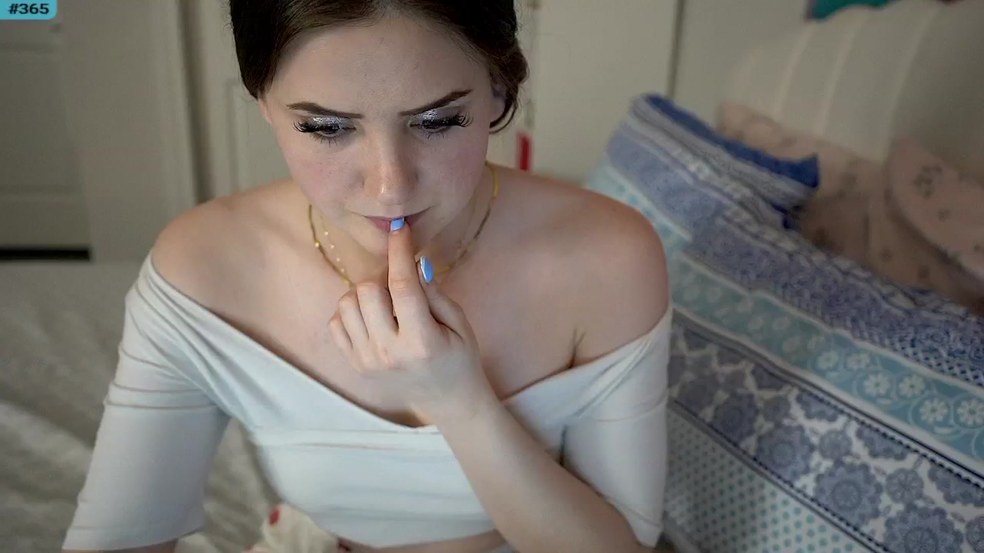 Gallery image thumbnail from MsAmberPeach's myfreecams stream on, 01/30/2025, 02:46 image 11 of 20