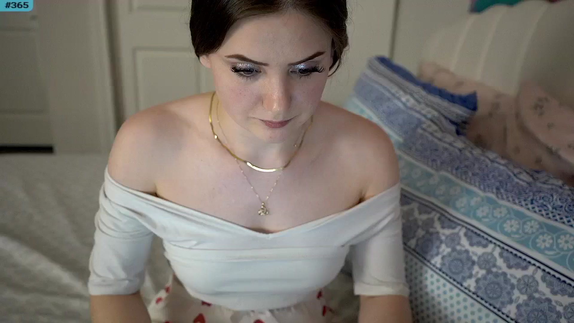 Gallery image thumbnail from MsAmberPeach's myfreecams stream on, 01/30/2025, 02:46 image 13 of 20