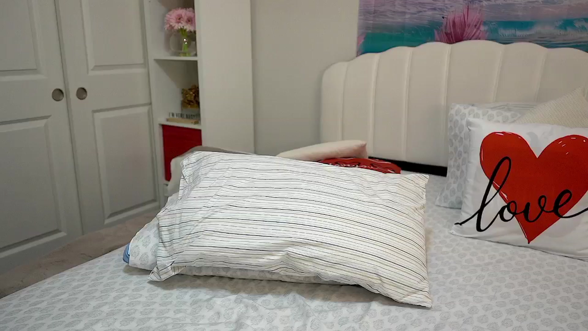 Gallery image thumbnail from MsAmberPeach's myfreecams stream on, 02/16/2025, 08:43 image 3 of 20