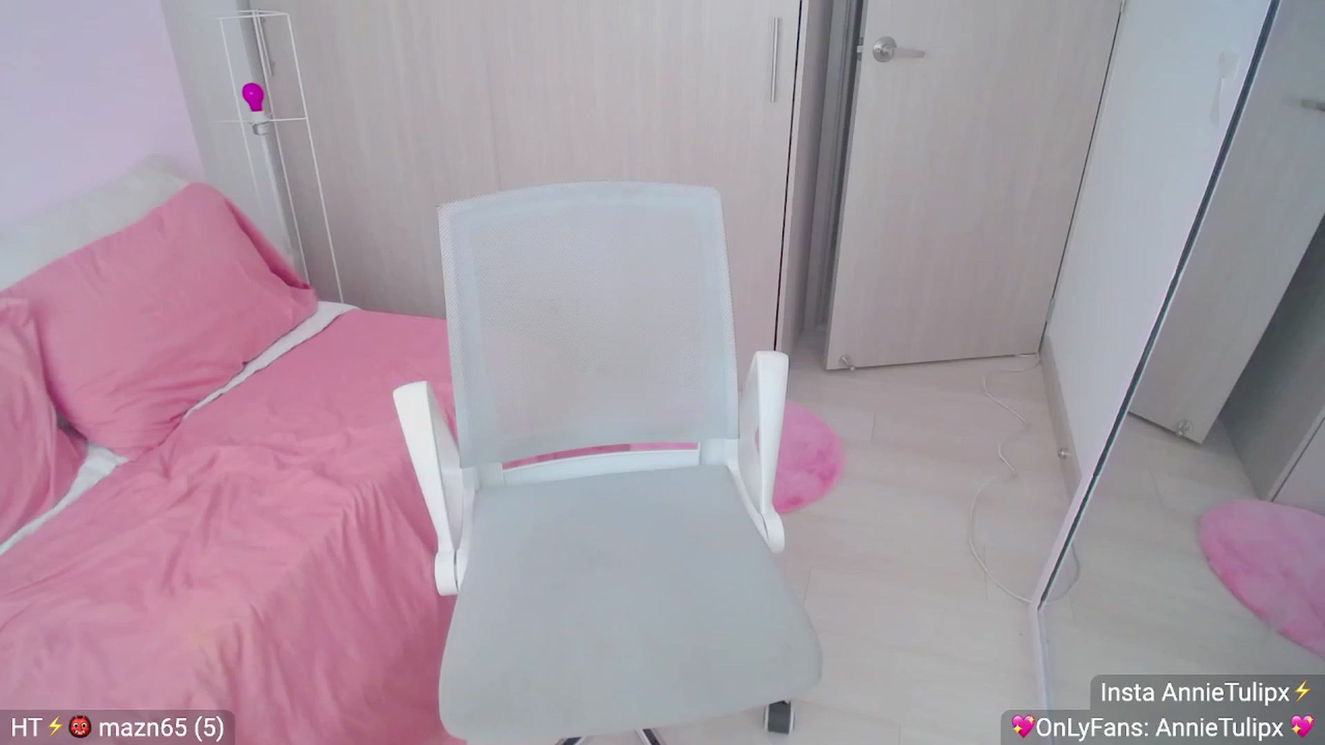 Gallery image thumbnail from MsAnnie's myfreecams stream on, 07/24/2023, 15:58 image 14 of 20