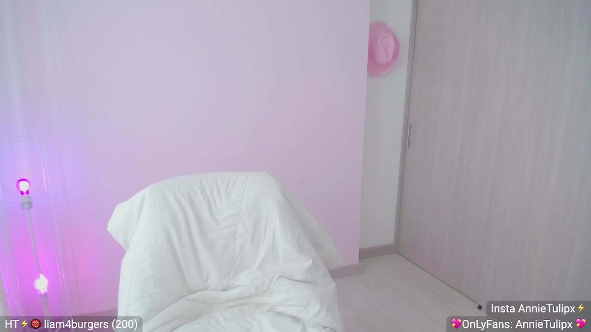 Gallery image thumbnail from MsAnnie's myfreecams stream on, 08/03/2023, 14:32 image 8 of 20