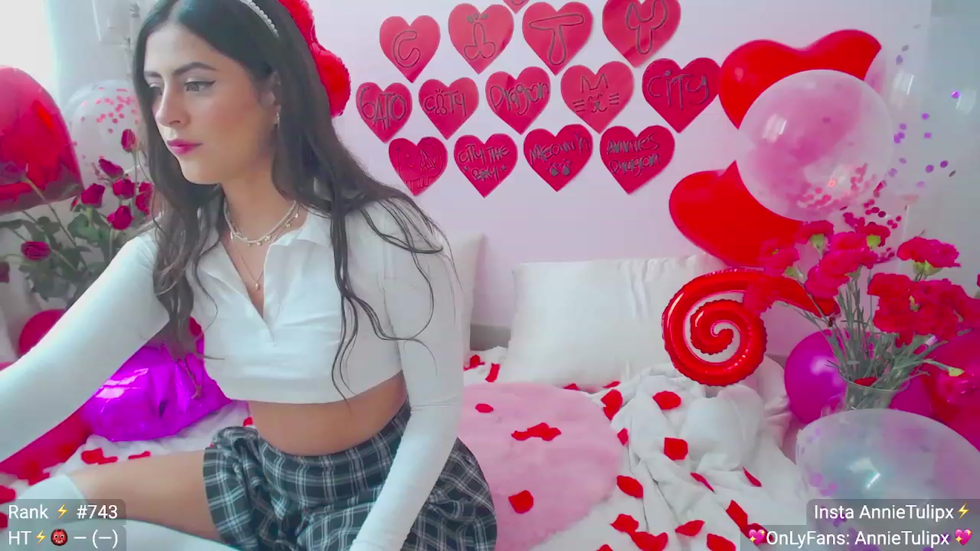 Gallery image thumbnail from MsAnnie's myfreecams stream on, 09/02/2023, 18:34 image 3 of 20