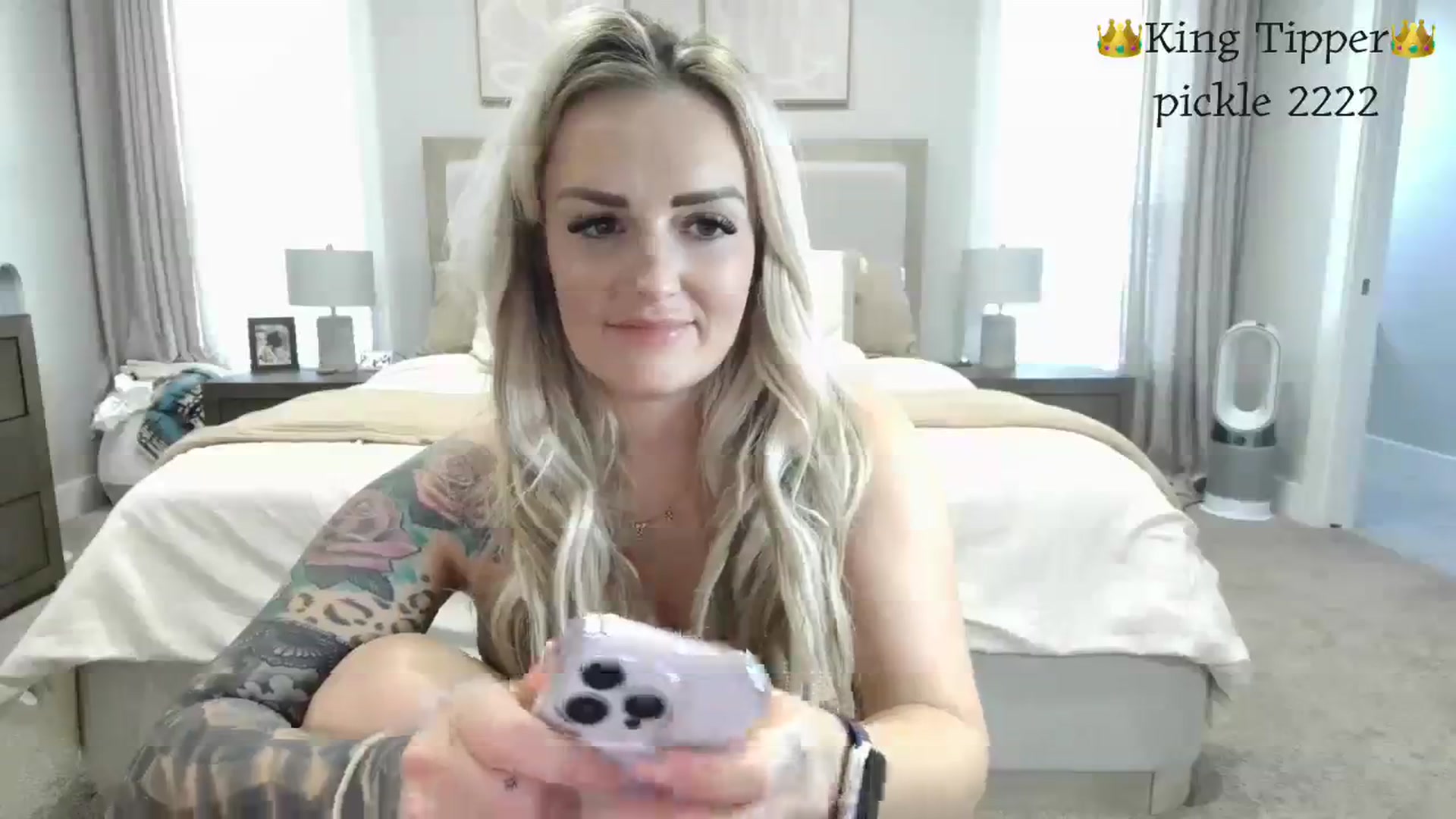 Gallery image thumbnail from MsCheeks's myfreecams stream on, 10/19/2023, 23:00 image 19 of 20
