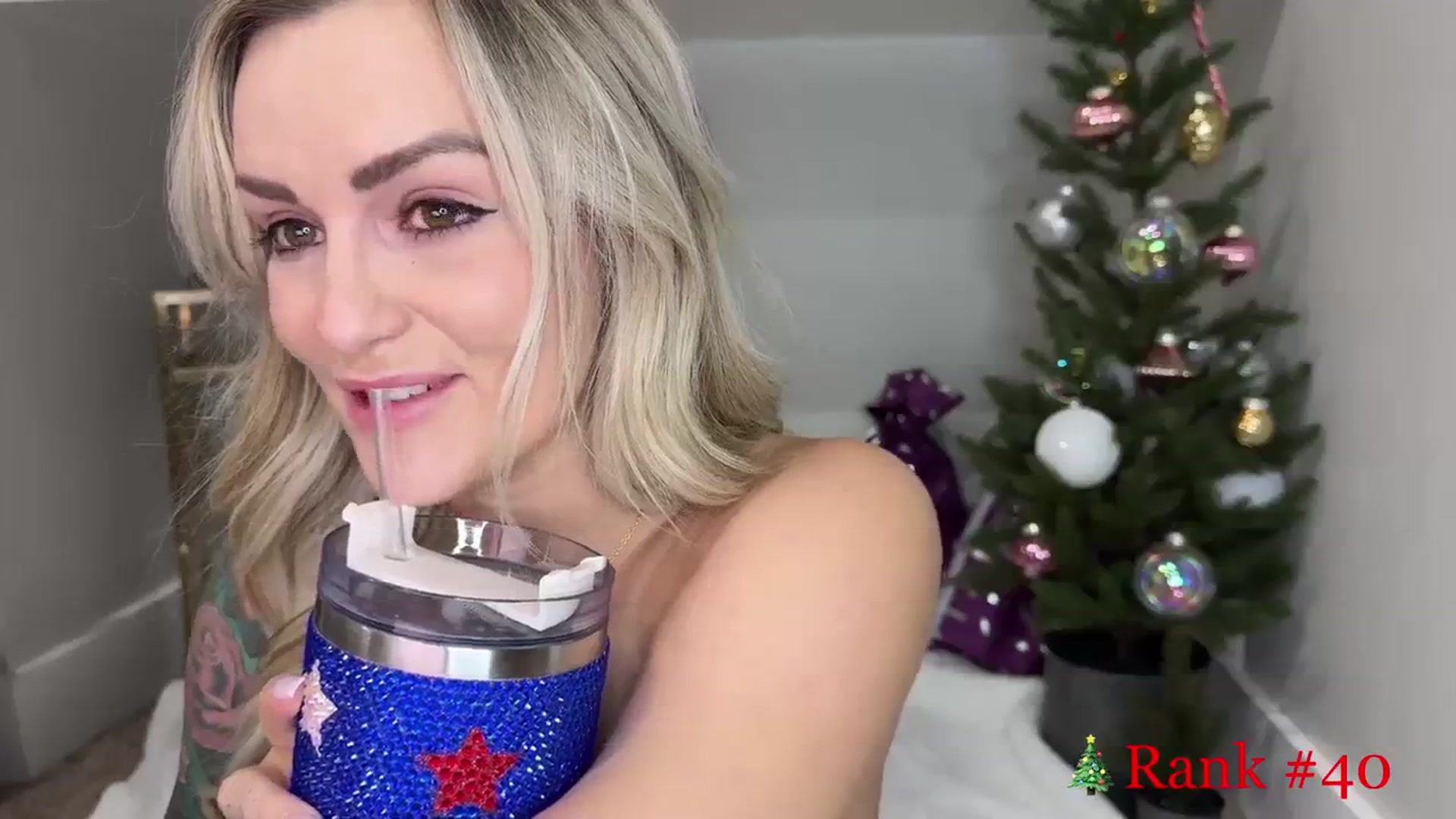 Gallery image thumbnail from MsCheeks's myfreecams stream on, 12/24/2023, 24:24 image 19 of 20