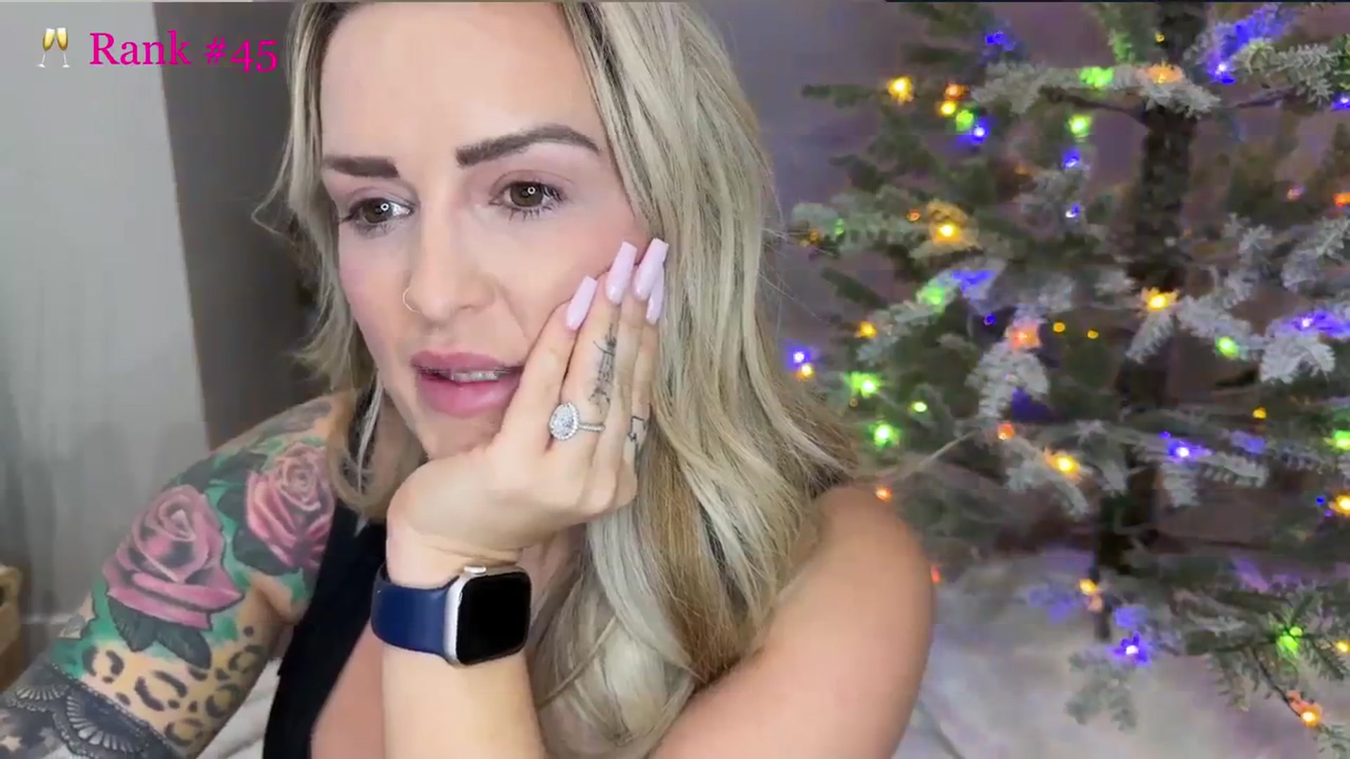 Gallery image thumbnail from MsCheeks's myfreecams stream on, 12/31/2023, 24:06 image 10 of 20