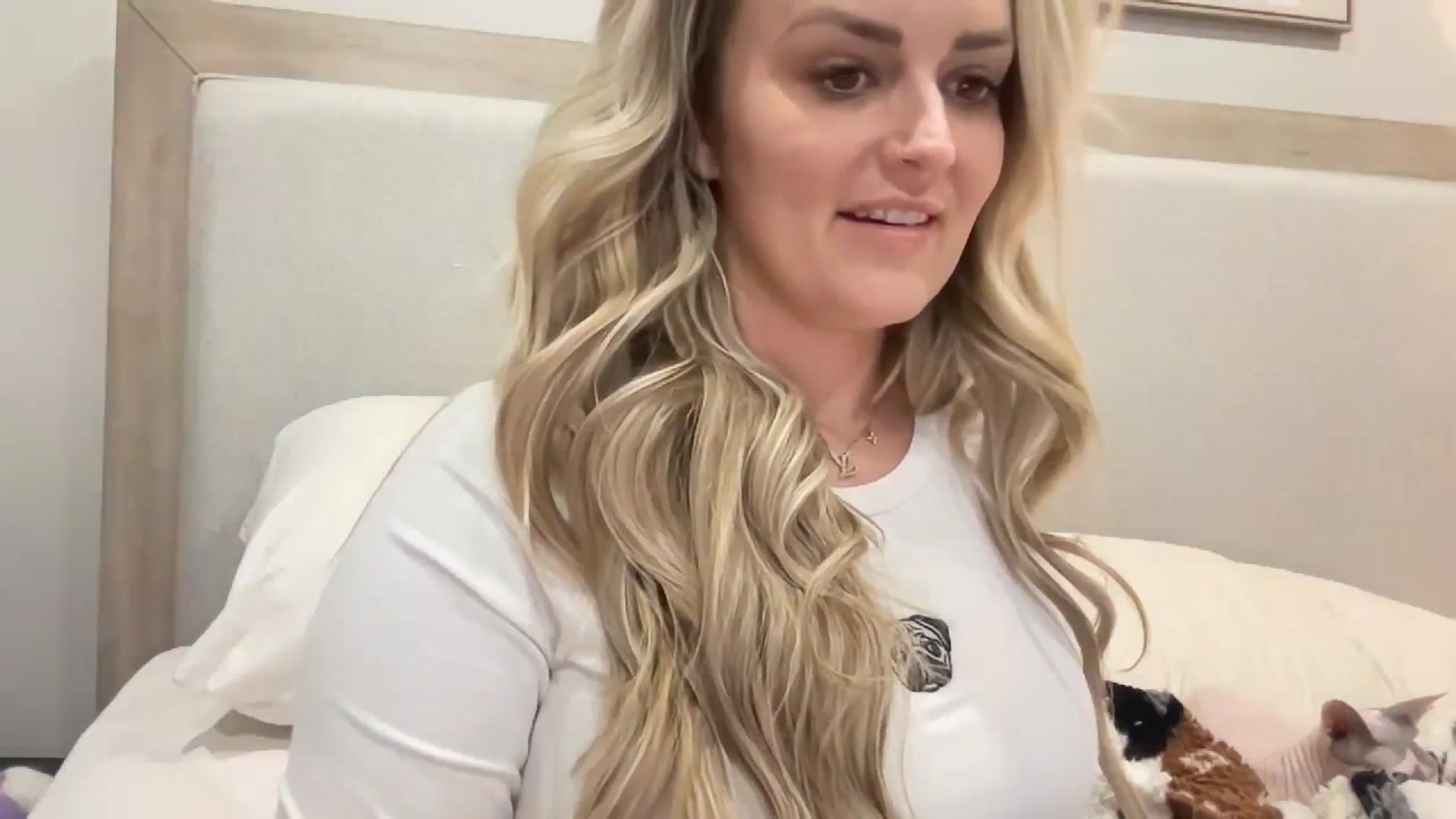 Gallery image thumbnail from MsCheeks's myfreecams stream on, 01/17/2024, 04:00 image 17 of 20