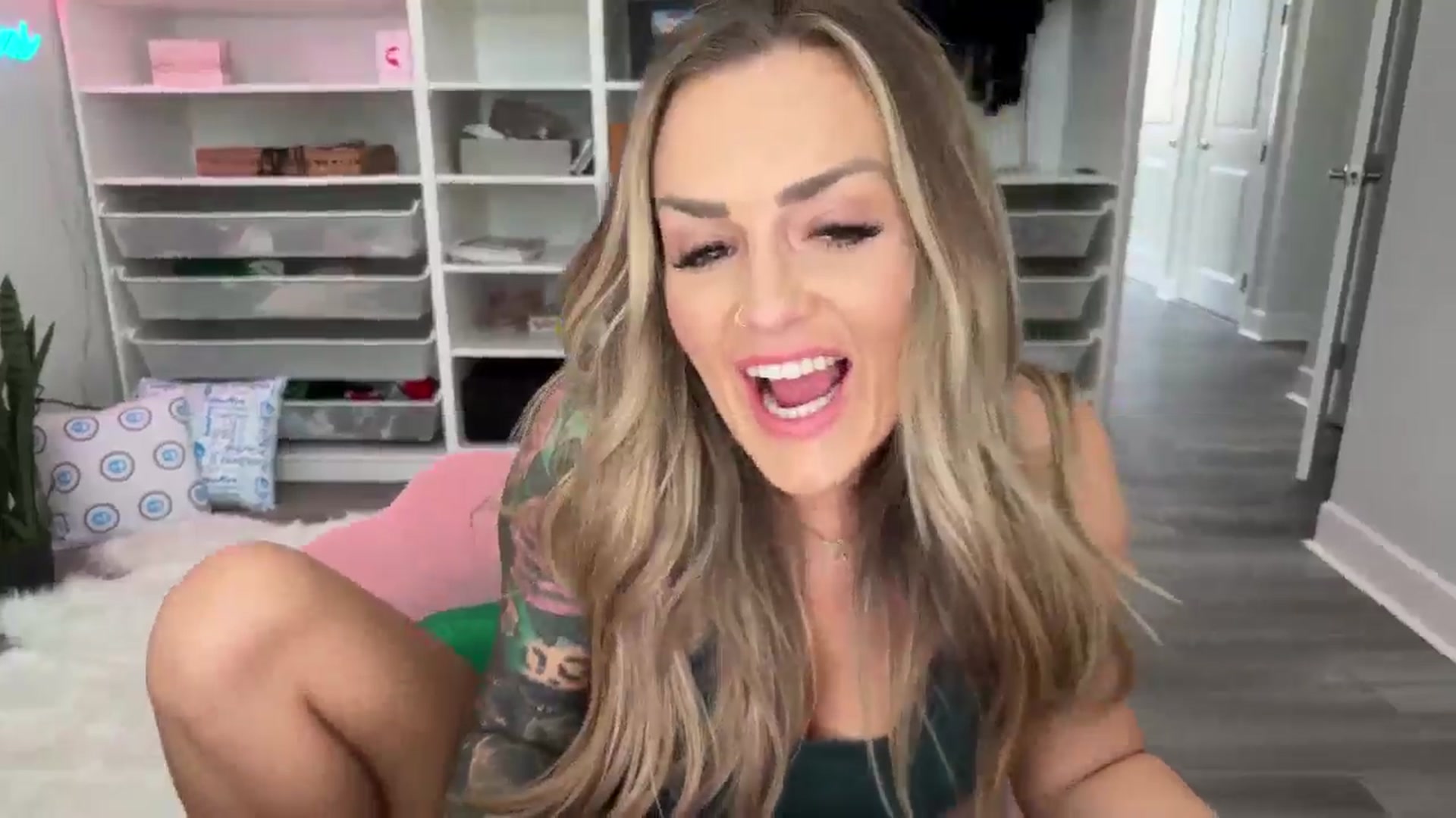 Gallery image thumbnail from MsCheeks's myfreecams stream on, 07/18/2024, 18:39 image 20 of 20
