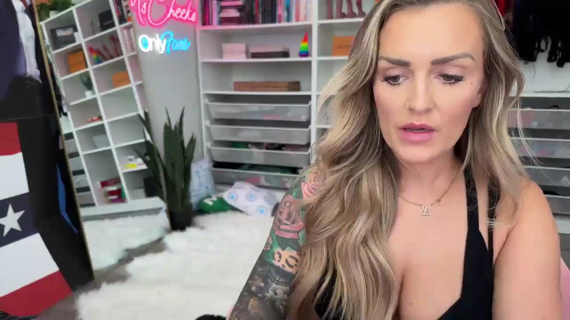 Gallery image thumbnail from MsCheeks's myfreecams stream on, 08/12/2024, 19:48 image 7 of 20