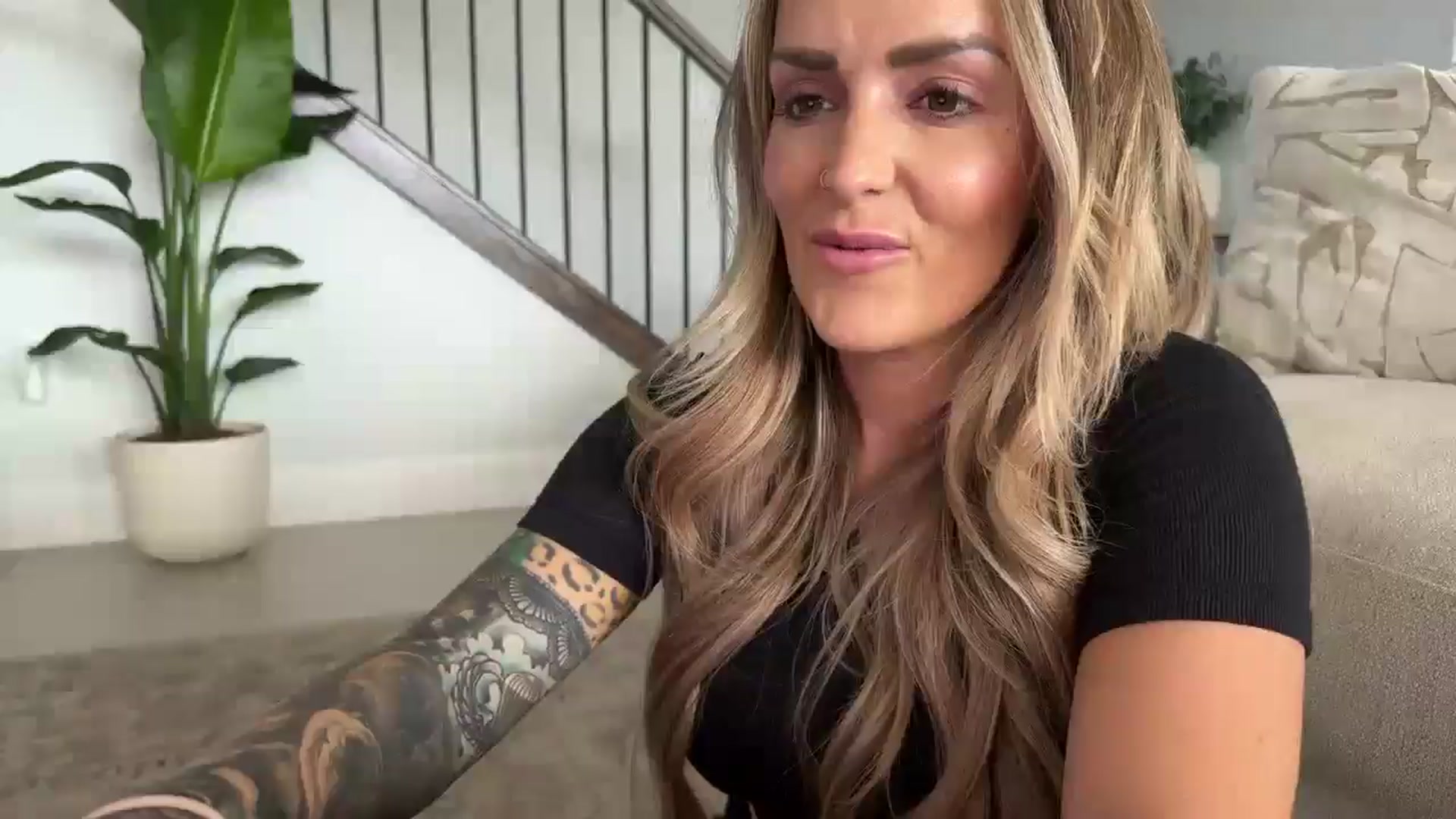 Gallery image thumbnail from MsCheeks's myfreecams stream on, 09/23/2024, 23:23 image 4 of 20