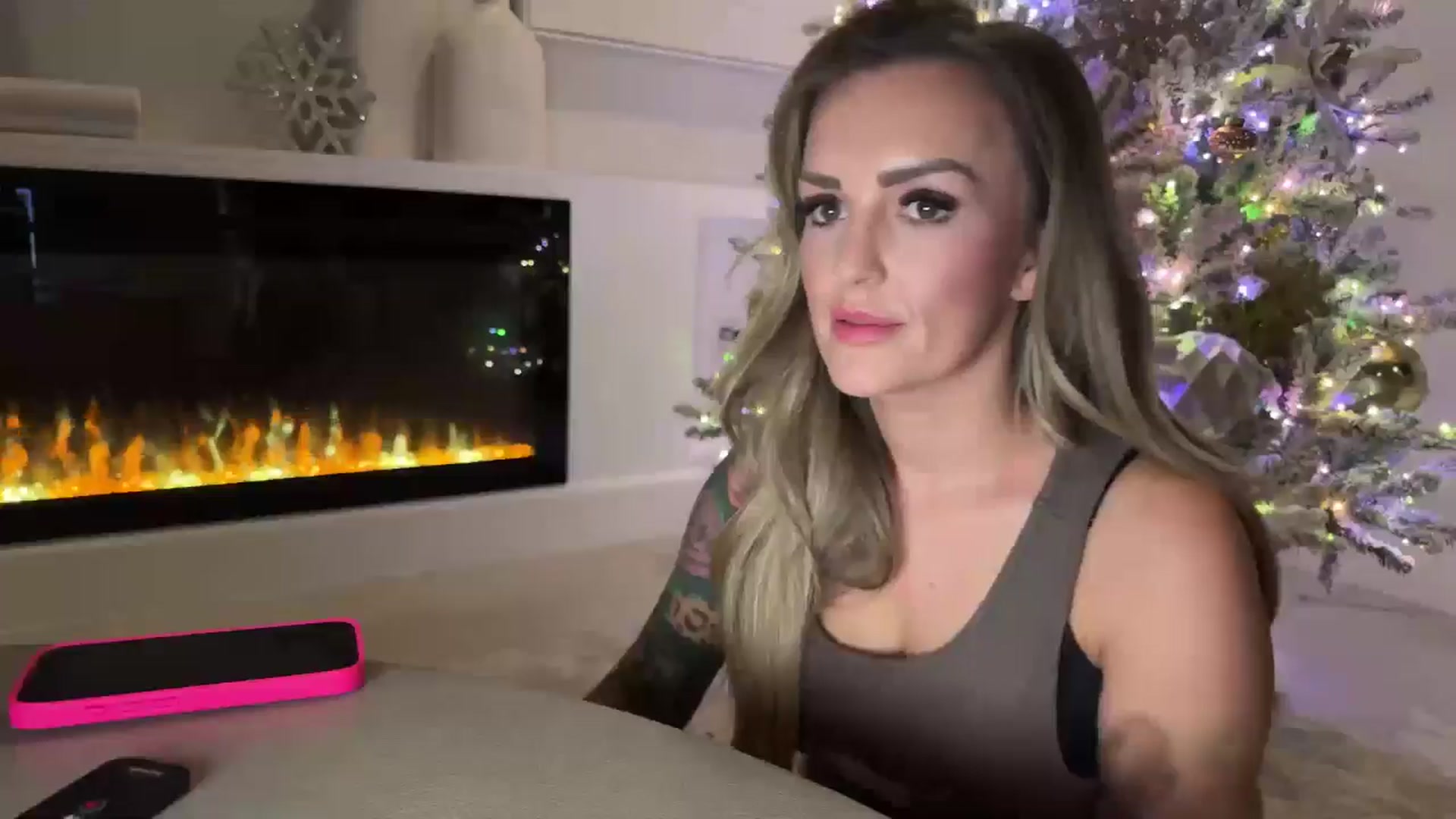 Gallery image thumbnail from MsCheeks's myfreecams stream on, 11/21/2024, 23:32 image 17 of 20