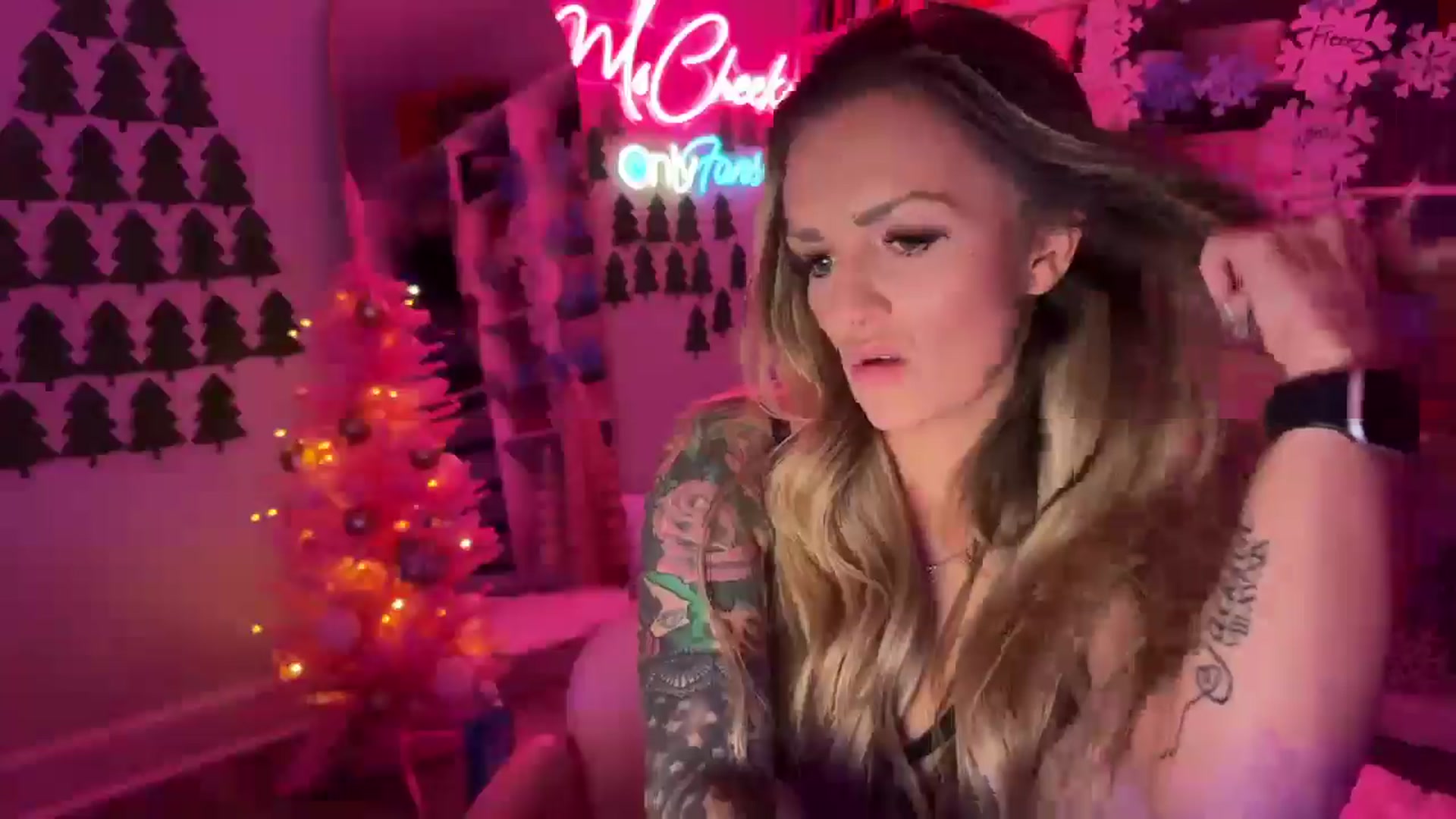 Gallery image thumbnail from MsCheeks's myfreecams stream on, 12/05/2024, 23:00 image 19 of 20