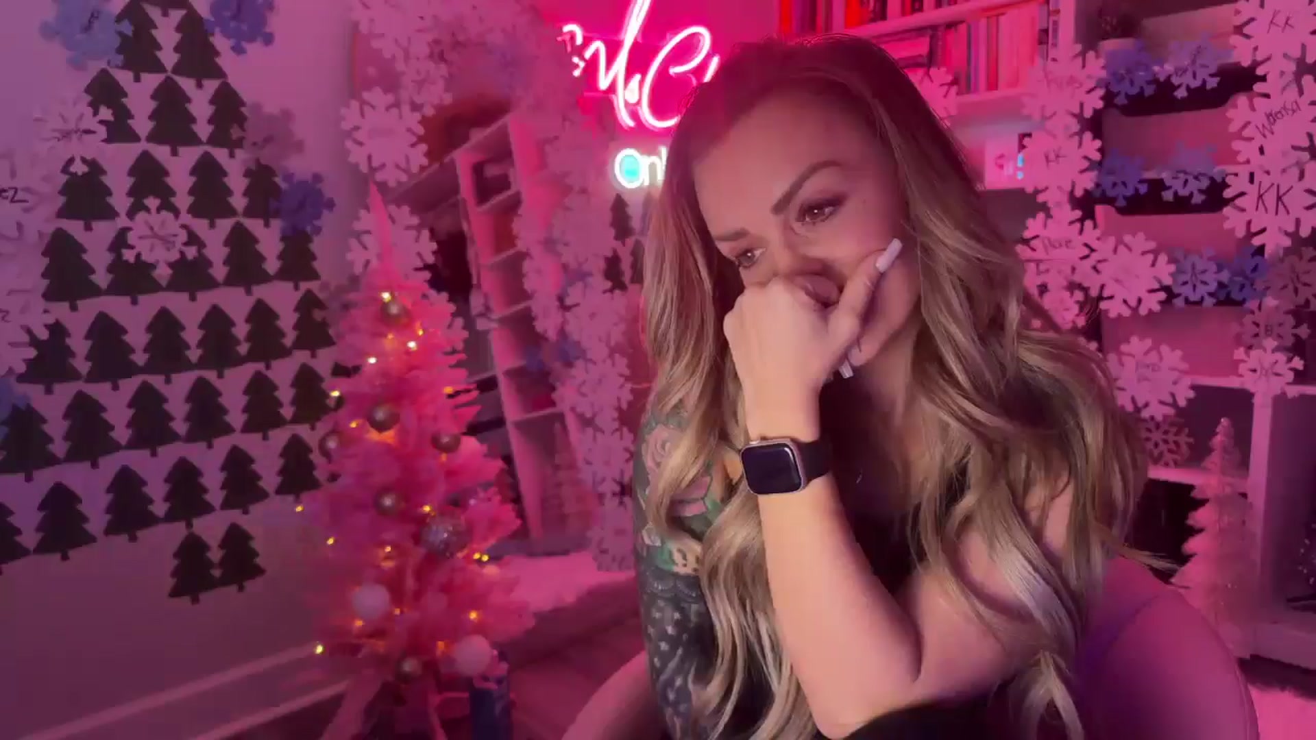 Gallery image thumbnail from MsCheeks's myfreecams stream on, 12/09/2024, 22:48 image 17 of 20