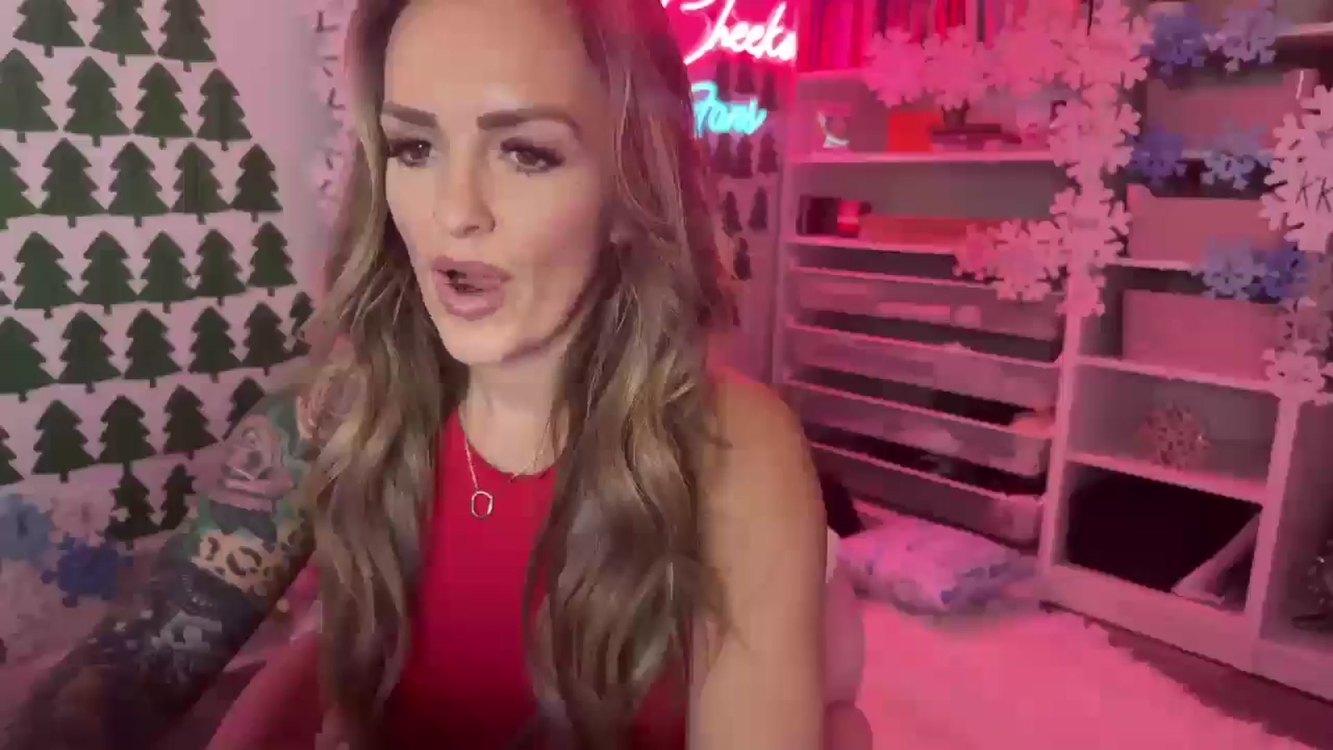 Gallery image thumbnail from MsCheeks's myfreecams stream on, 12/26/2024, 24:01 image 17 of 20