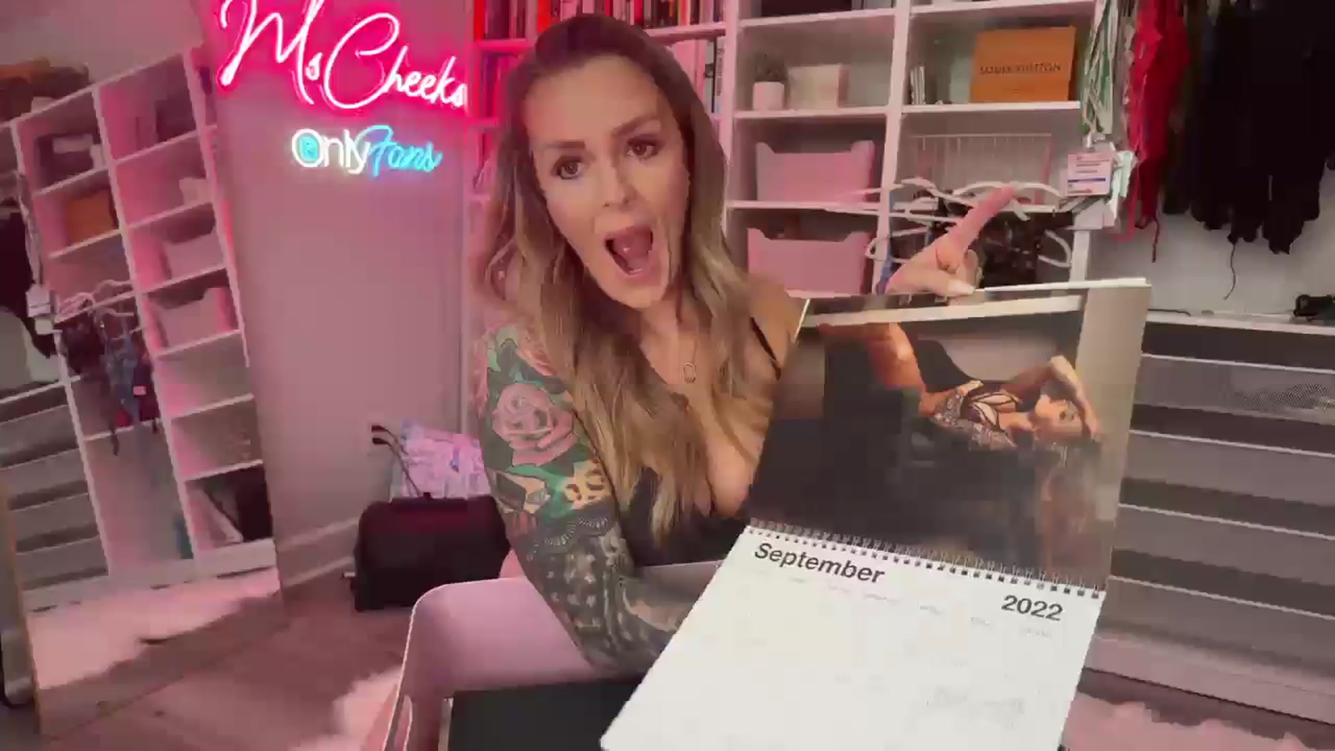 Gallery image thumbnail from MsCheeks's myfreecams stream on, 01/01/2025, 22:28 image 11 of 20