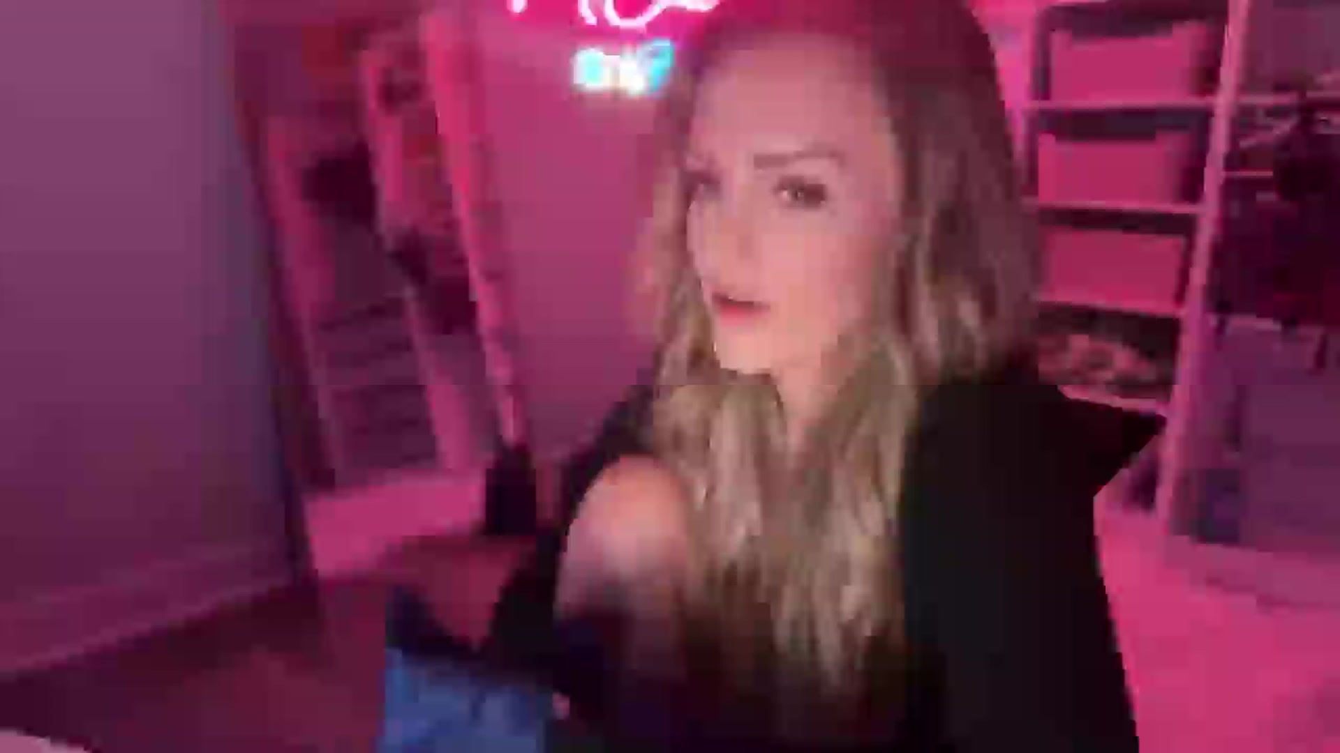 Gallery image thumbnail from MsCheeks's myfreecams stream on, 01/06/2025, 23:53 image 5 of 20