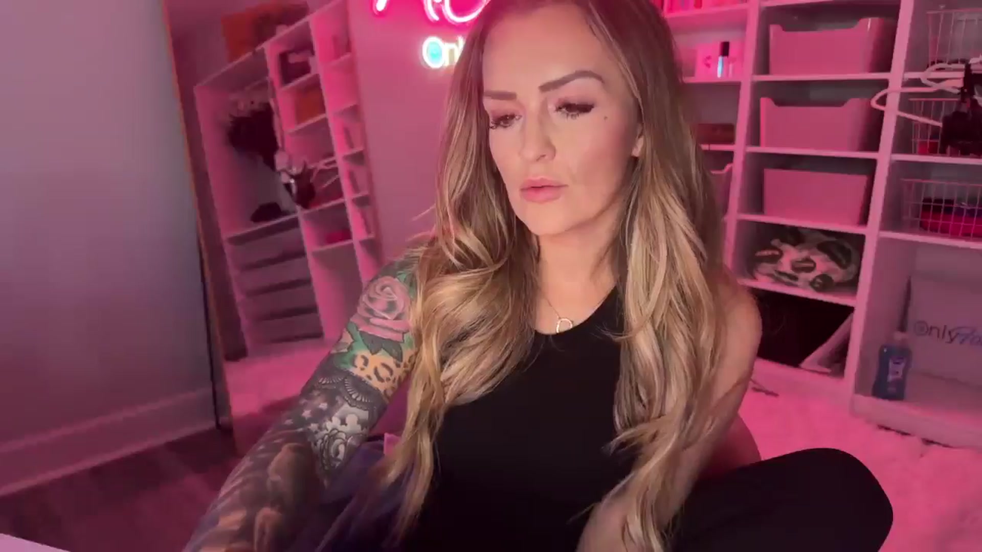Gallery image thumbnail from MsCheeks's myfreecams stream on, 01/08/2025, 24:58 image 3 of 20