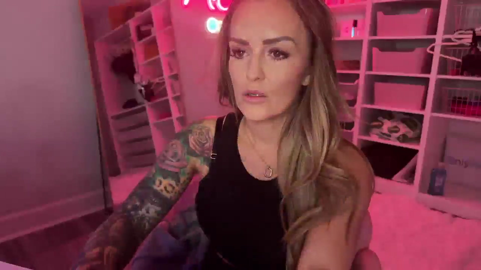 Gallery image thumbnail from MsCheeks's myfreecams stream on, 01/08/2025, 24:58 image 8 of 20
