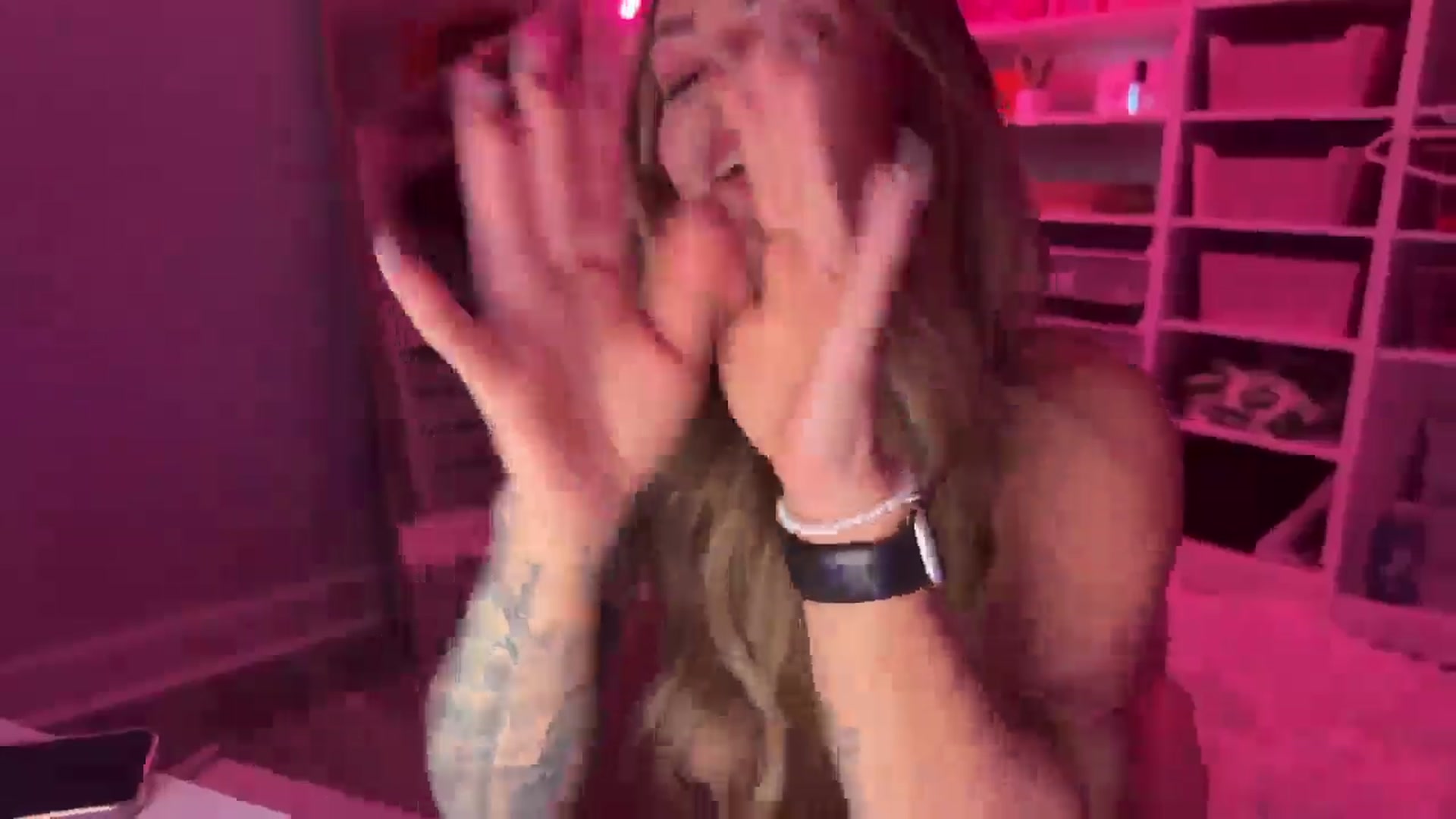 Gallery image thumbnail from MsCheeks's myfreecams stream on, 01/08/2025, 23:12 image 18 of 20