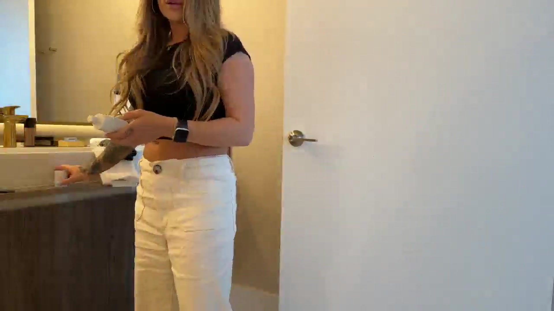 Gallery image thumbnail from MsCheeks's myfreecams stream on, 02/10/2025, 21:58 image 14 of 20