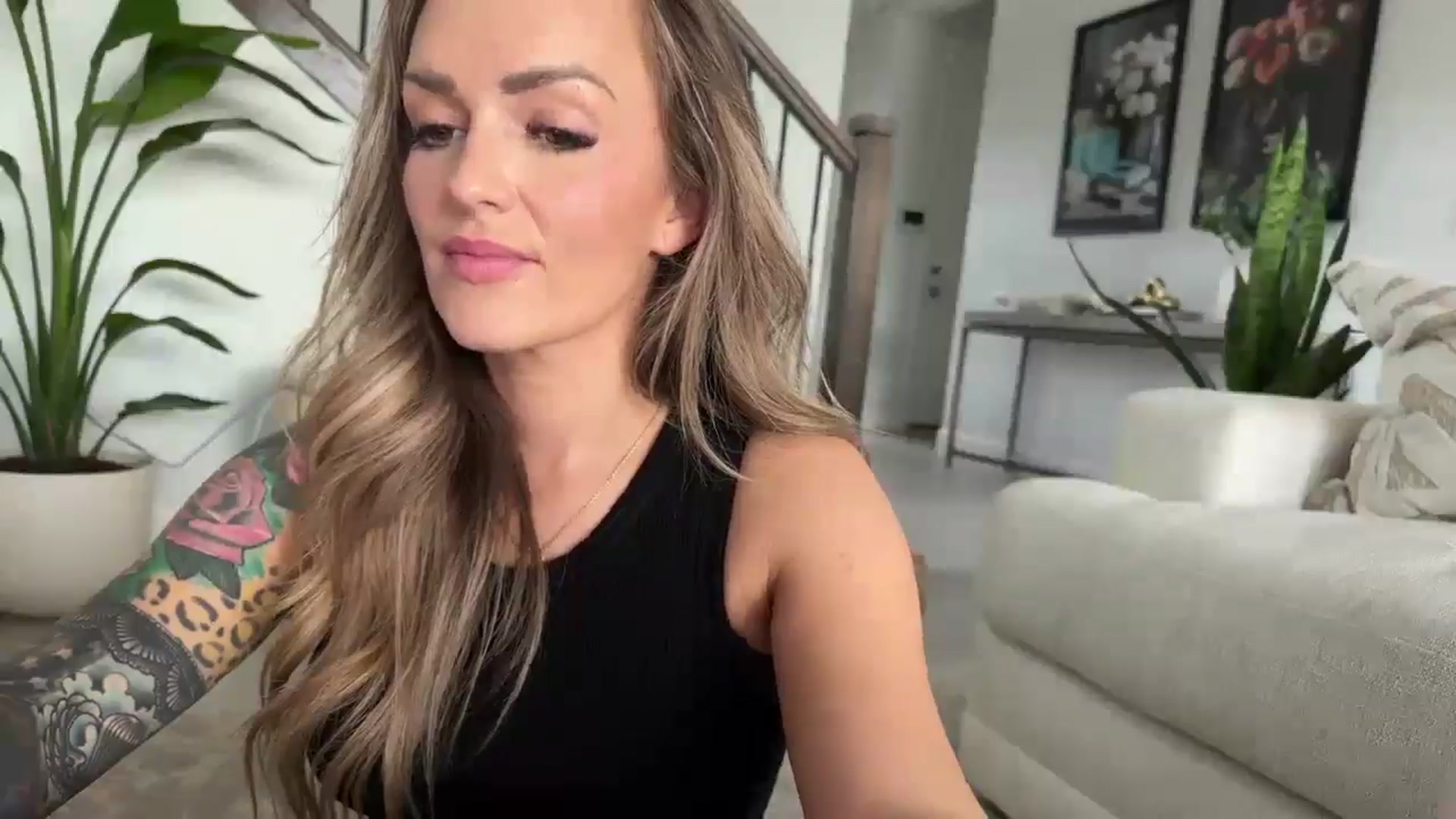 Gallery image thumbnail from MsCheeks's myfreecams stream on, 03/01/2025, 23:37 image 3 of 20