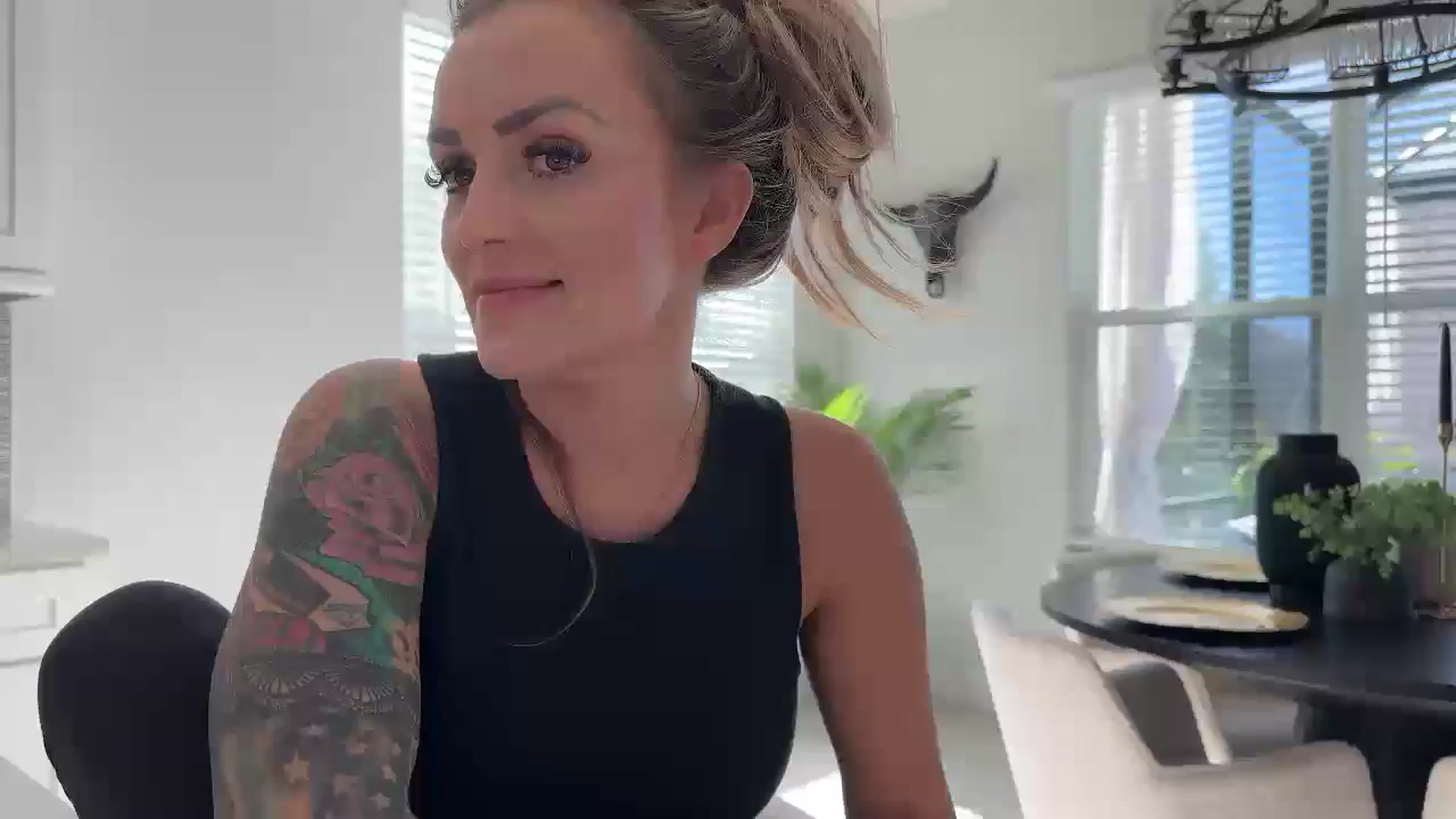 Gallery image thumbnail from MsCheeks's myfreecams stream on, 03/21/2025, 20:51 image 2 of 20