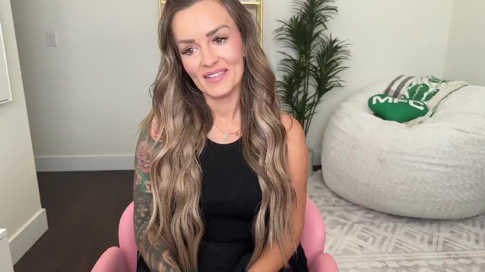 Gallery image thumbnail from MsCheeks's myfreecams stream on, 05/19/2025, 21:25 image 3 of 20