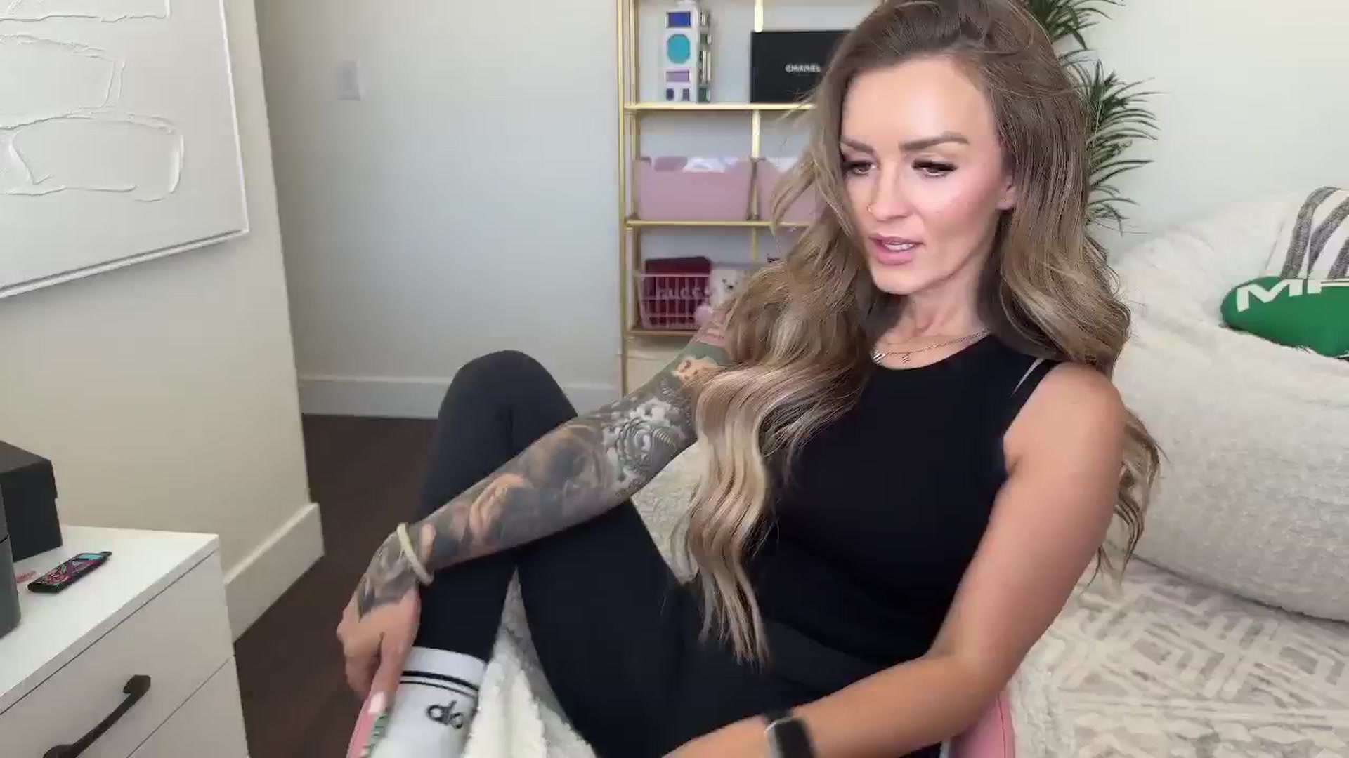 Gallery image thumbnail from MsCheeks's myfreecams stream on, 06/03/2025, 23:50 image 3 of 20