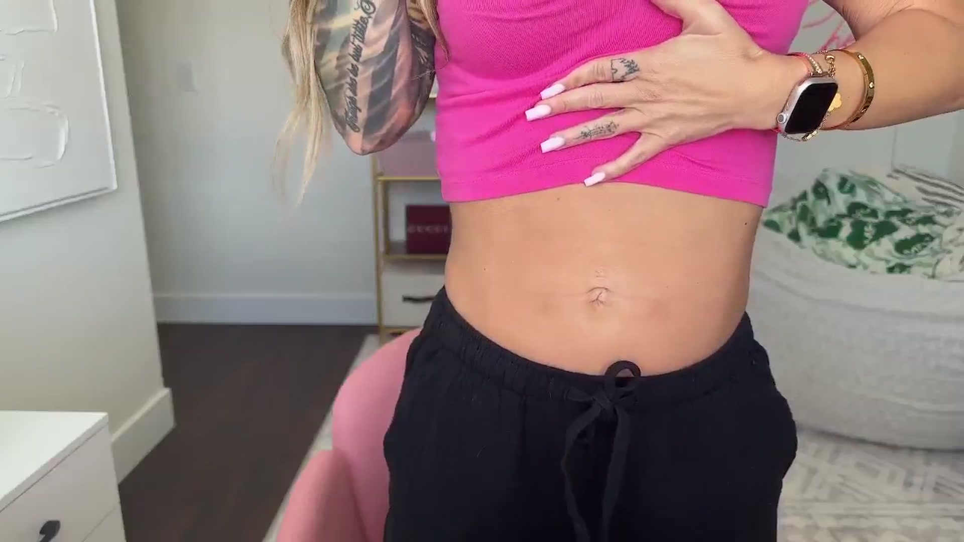 Gallery image thumbnail from MsCheeks's myfreecams stream on, 06/26/2025, 23:43 image 4 of 20