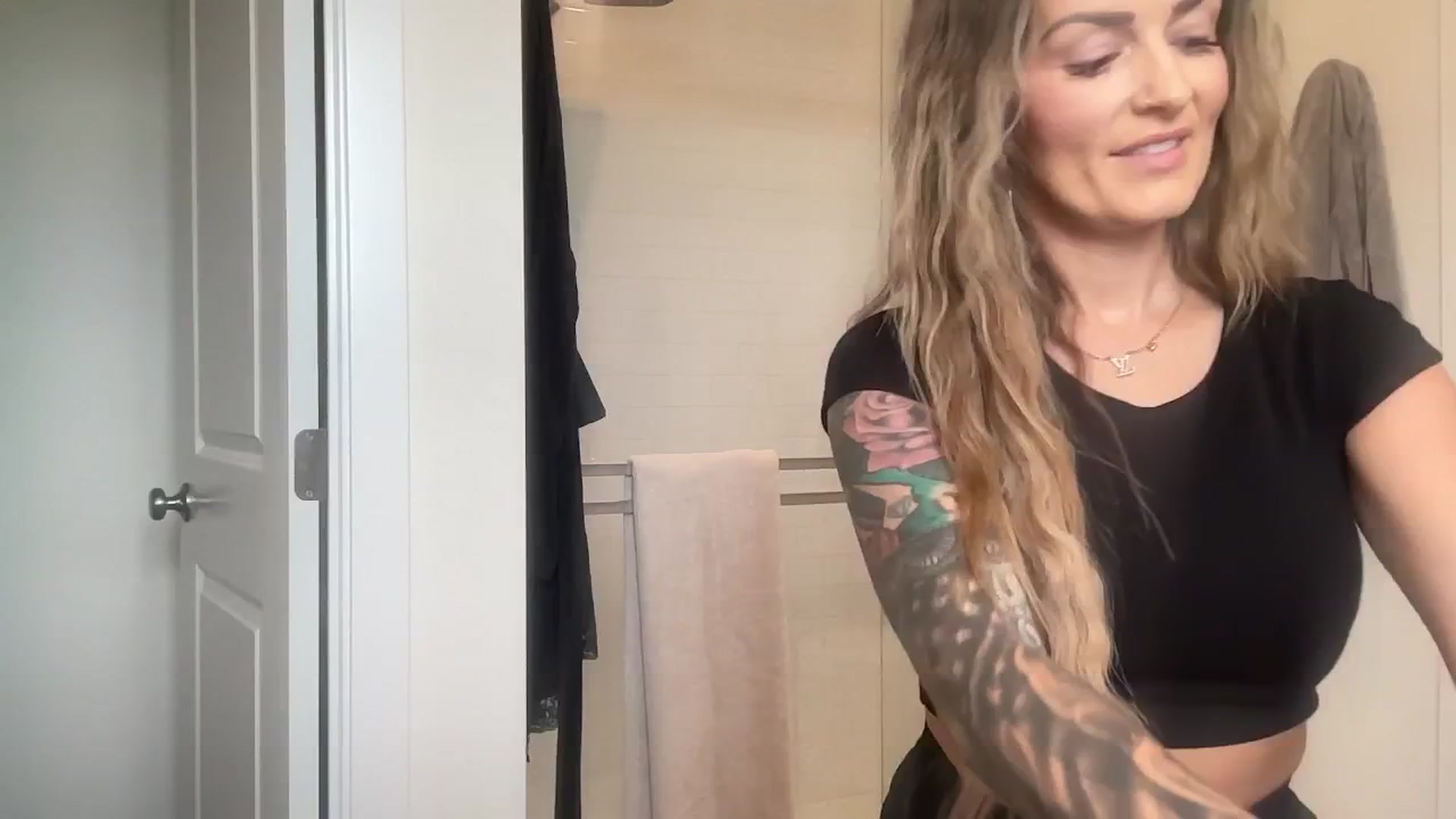 Gallery image thumbnail from MsCheeks's myfreecams stream on, 07/20/2025, 22:05 image 17 of 20