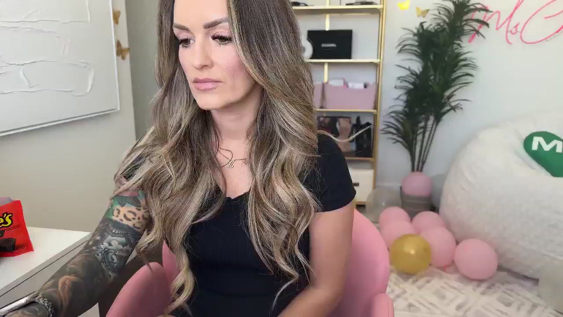 Gallery image thumbnail from MsCheeks's myfreecams stream on, 07/24/2025, 22:29 image 1 of 20