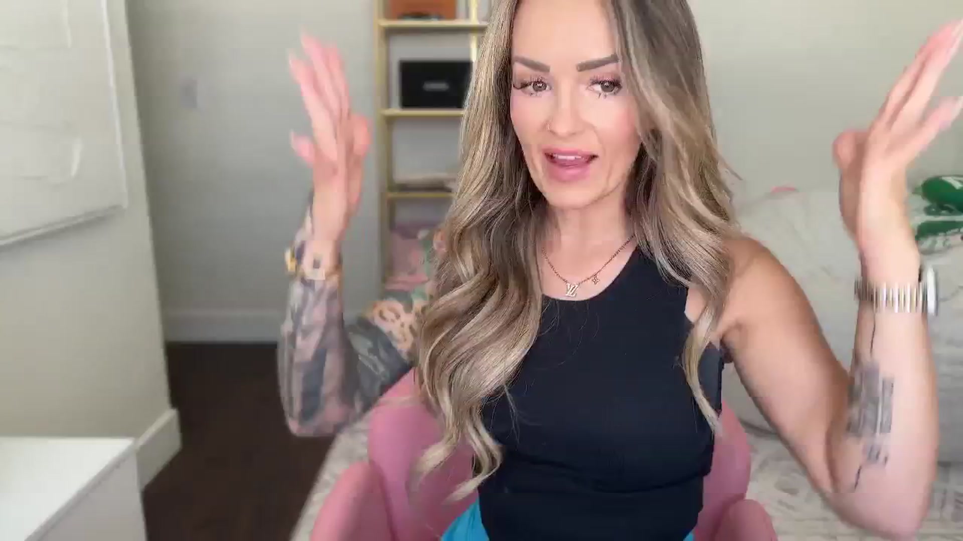 Gallery image thumbnail from MsCheeks's myfreecams stream on, 09/01/2025, 21:43 image 14 of 20