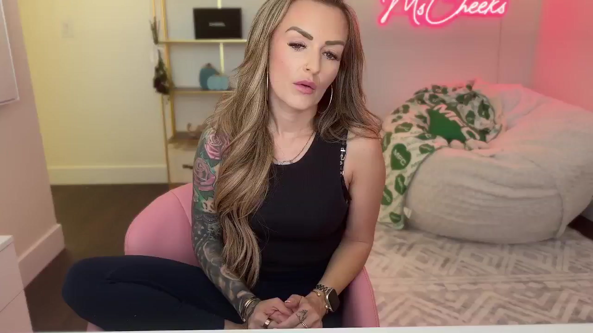Gallery image thumbnail from MsCheeks's myfreecams stream on, 11/07/2025, 23:44 image 11 of 20