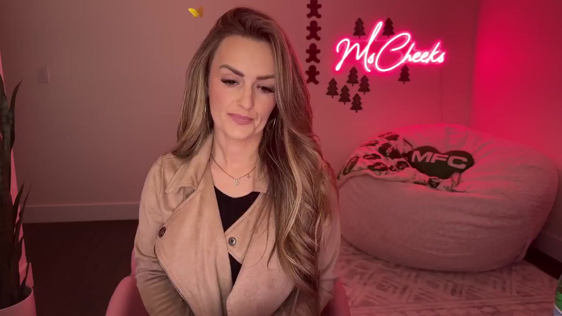Gallery image thumbnail from MsCheeks's myfreecams stream on, 11/13/2025, 22:56 image 2 of 20