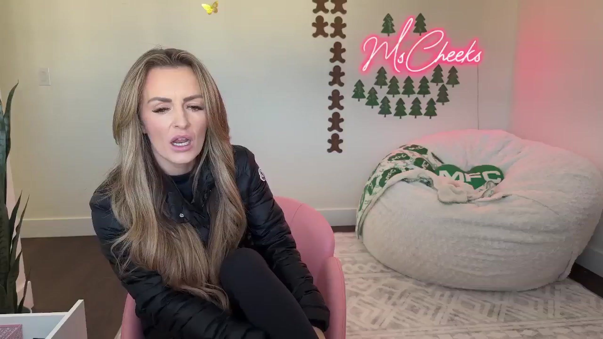 Gallery image thumbnail from MsCheeks's myfreecams stream on, 11/14/2025, 23:36 image 2 of 20
