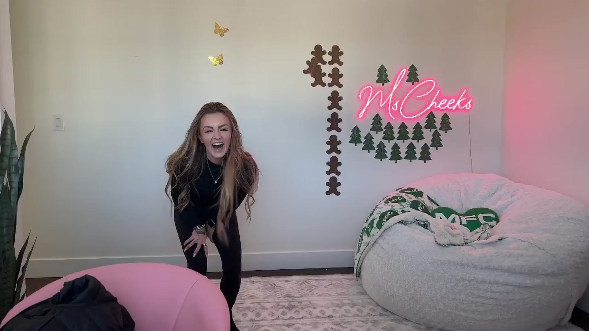 Gallery image thumbnail from MsCheeks's myfreecams stream on, 11/14/2025, 23:36 image 6 of 20